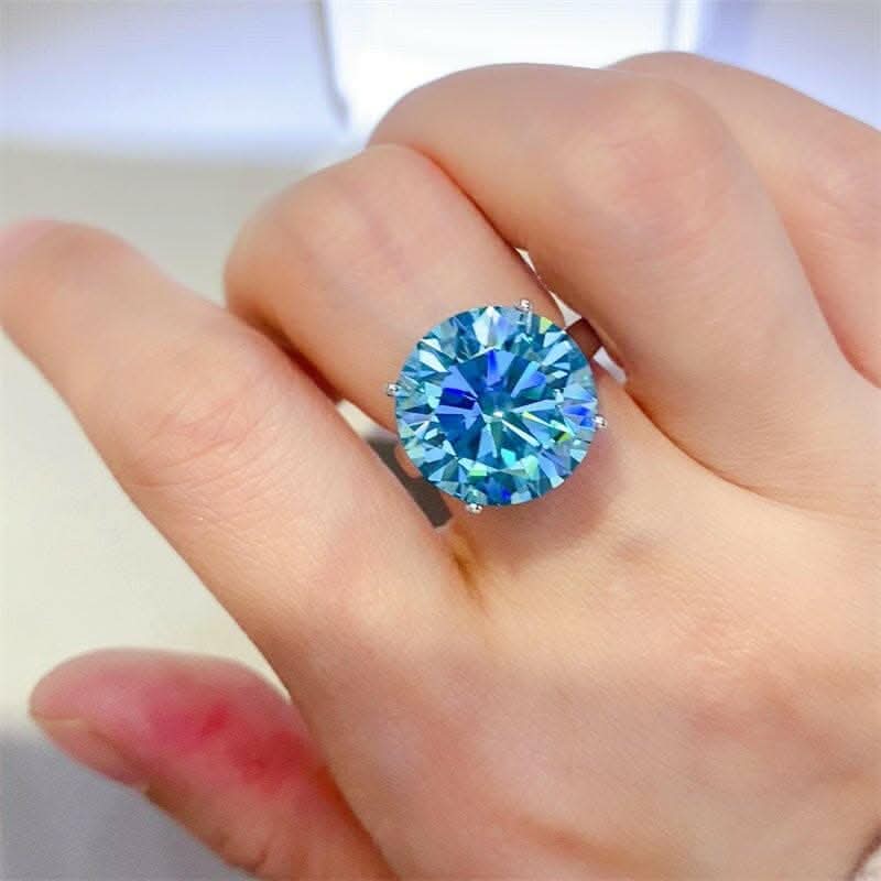 Exquisite 5 Carat Moissanite Ring 