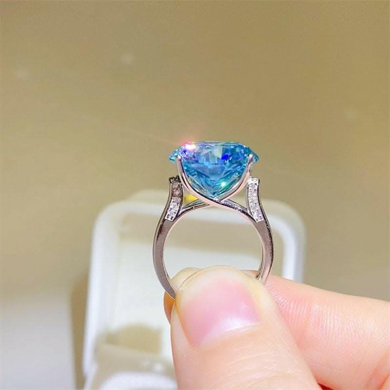 Exquisite 5 Carat Moissanite Ring 
