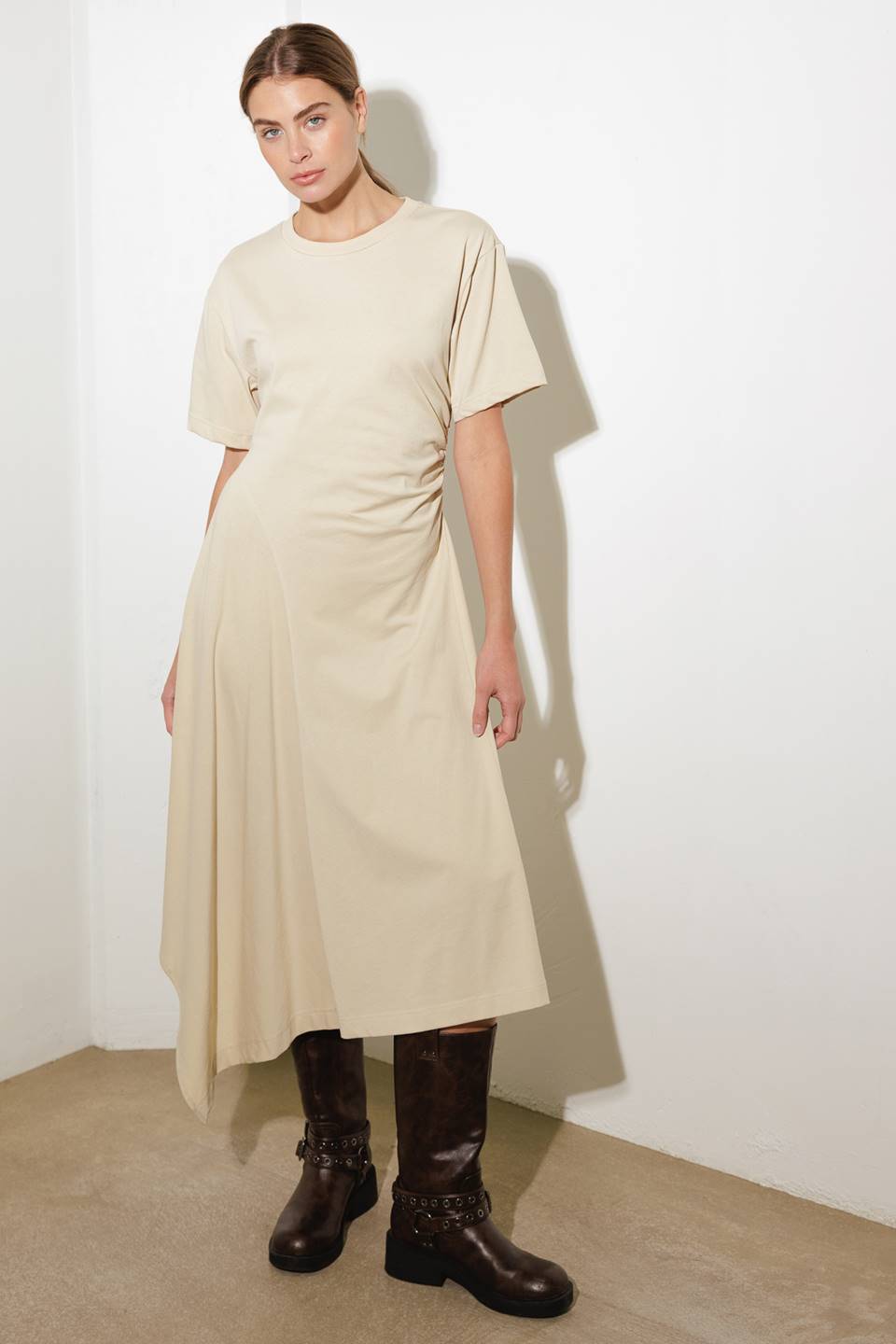 RIGHT ON CUE KNIT MIDI DRESS Flying Tomato