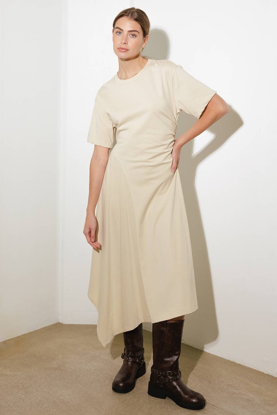 RIGHT ON CUE KNIT MIDI DRESS Flying Tomato