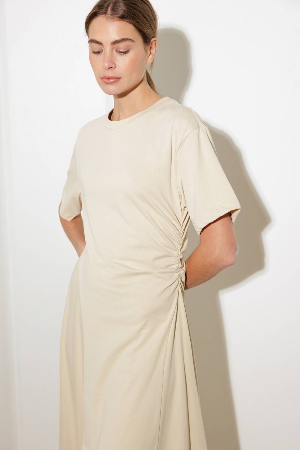 RIGHT ON CUE KNIT MIDI DRESS Flying Tomato