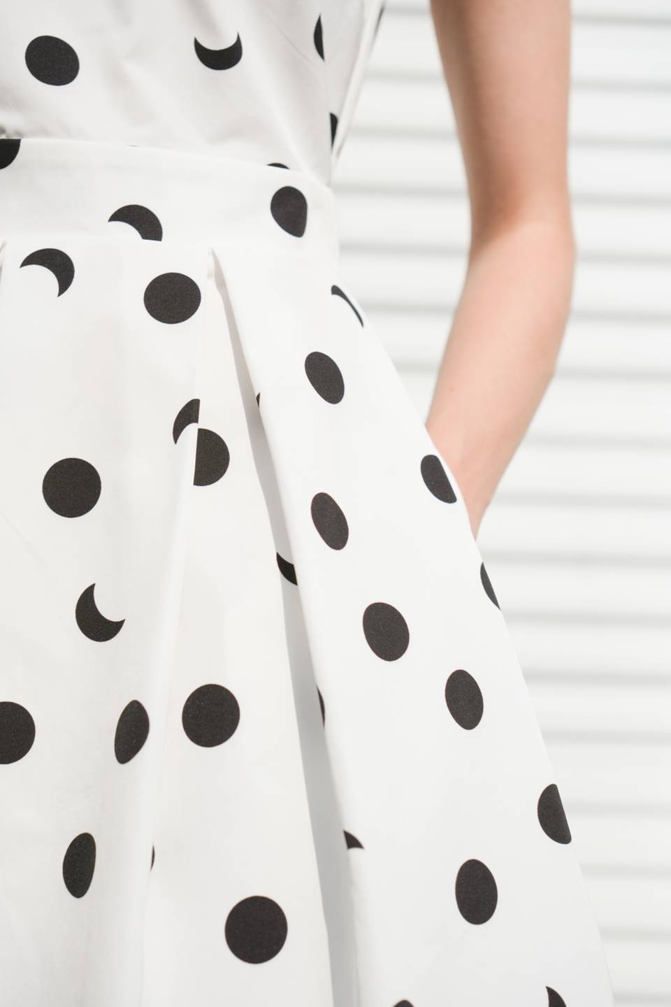 HARMONY HORIZON WOVEN MIDI DRESS Flying Tomato