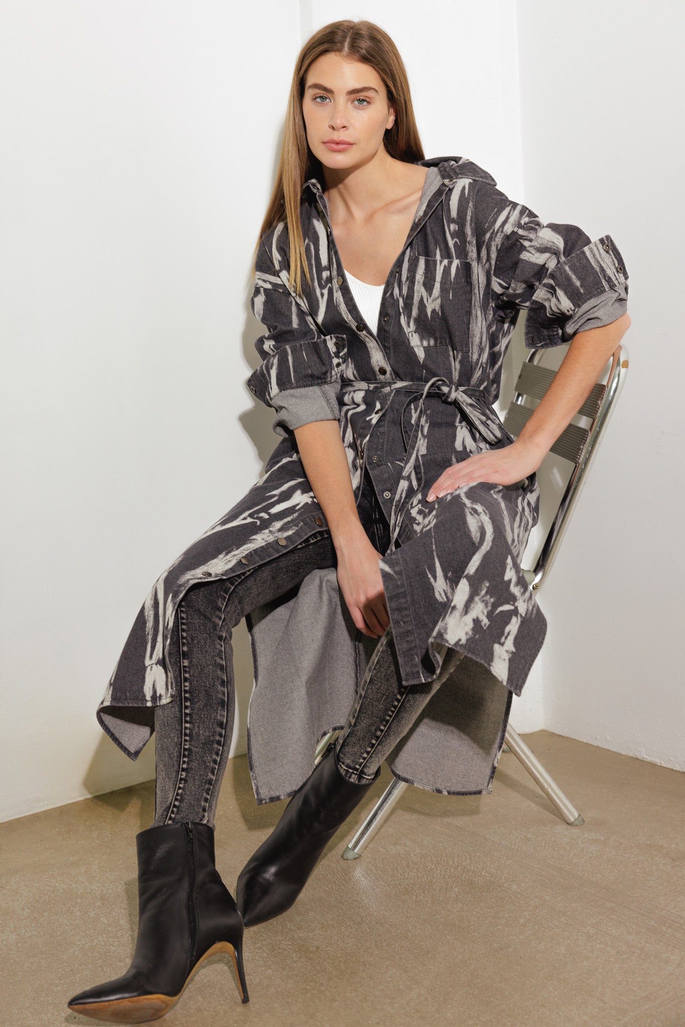 HERE & NOW WOVEN DENIM MIDI SHIRT DRESS Flying Tomato