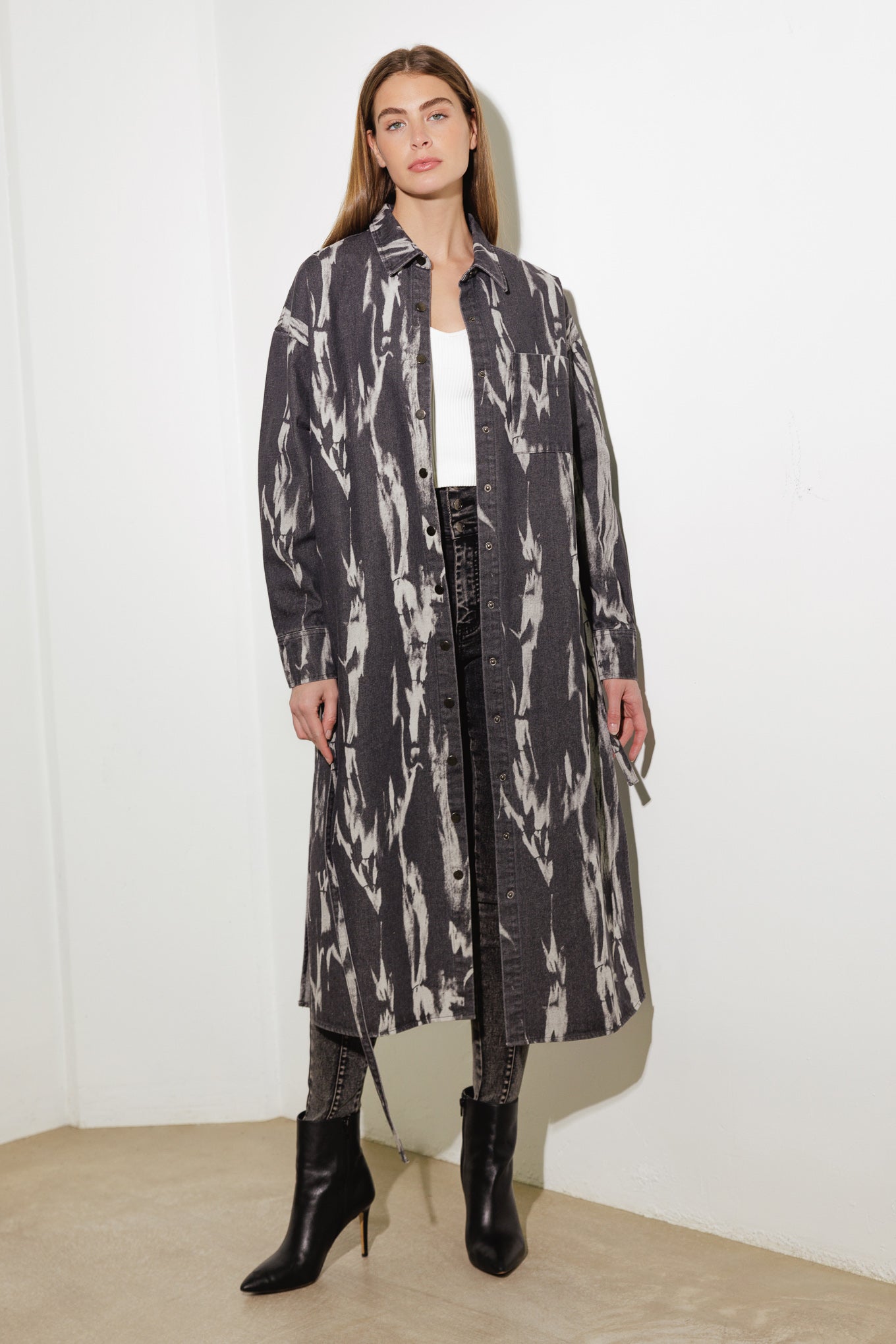 HERE & NOW WOVEN DENIM MIDI SHIRT DRESS Flying Tomato