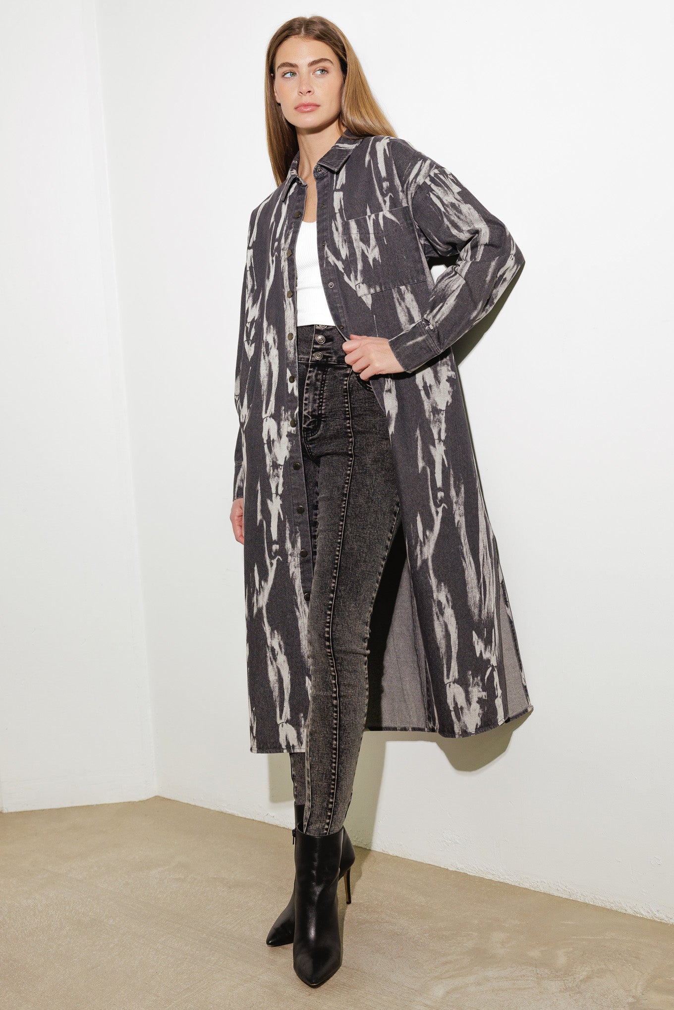 HERE & NOW WOVEN DENIM MIDI SHIRT DRESS Flying Tomato