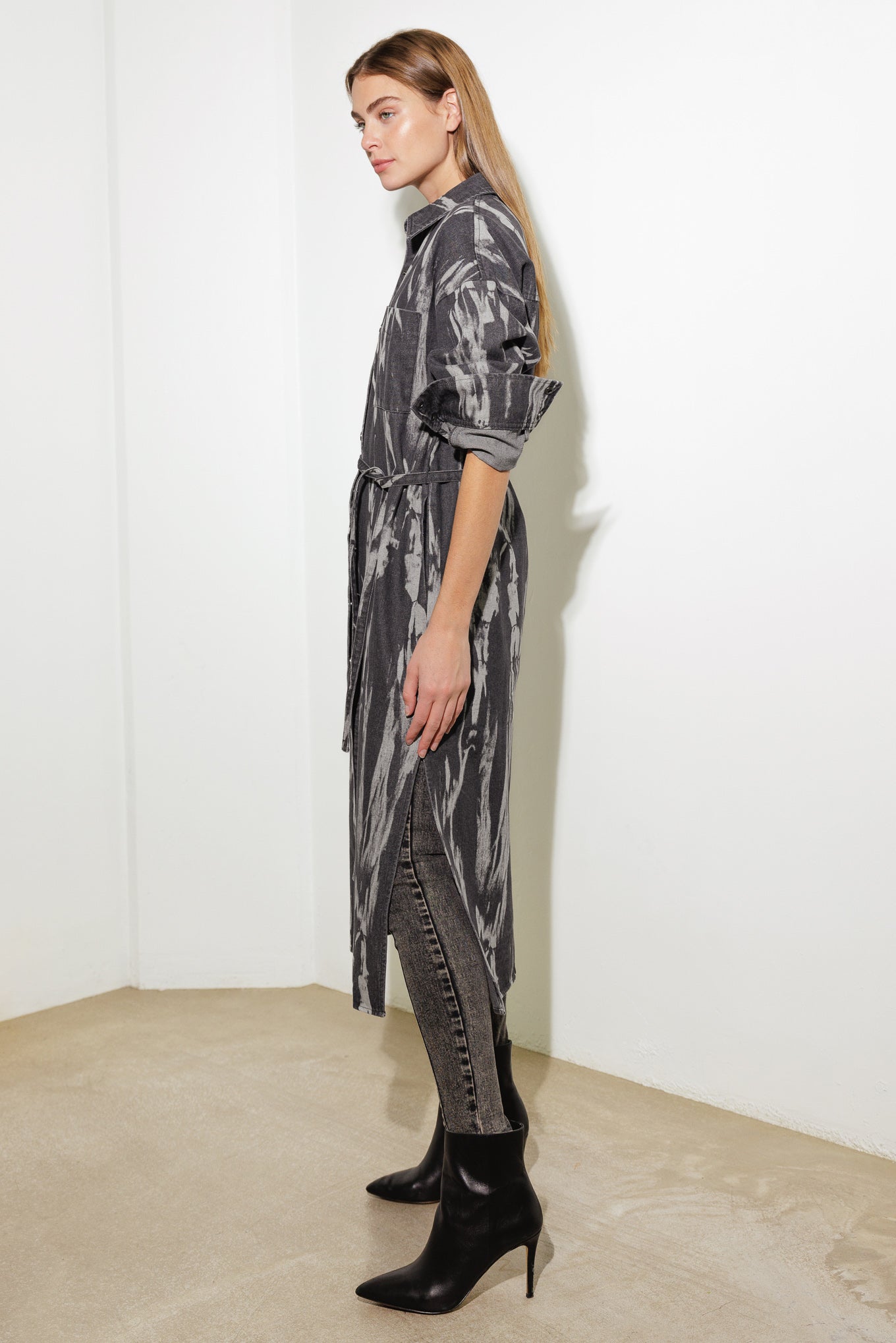 HERE & NOW WOVEN DENIM MIDI SHIRT DRESS Flying Tomato