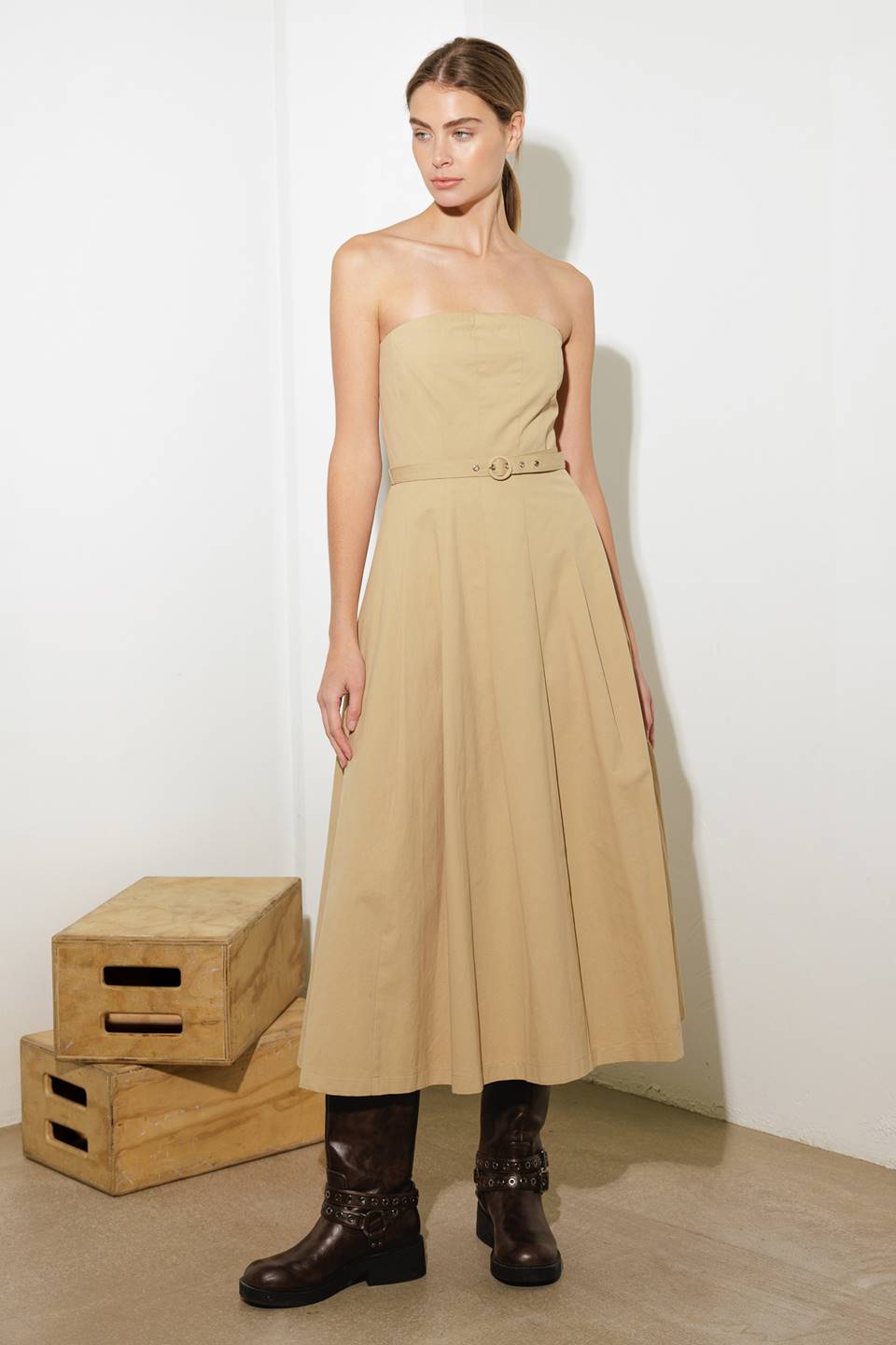 TAKING COMPLIMENTS WOVEN MIDI DRESS Flying Tomato