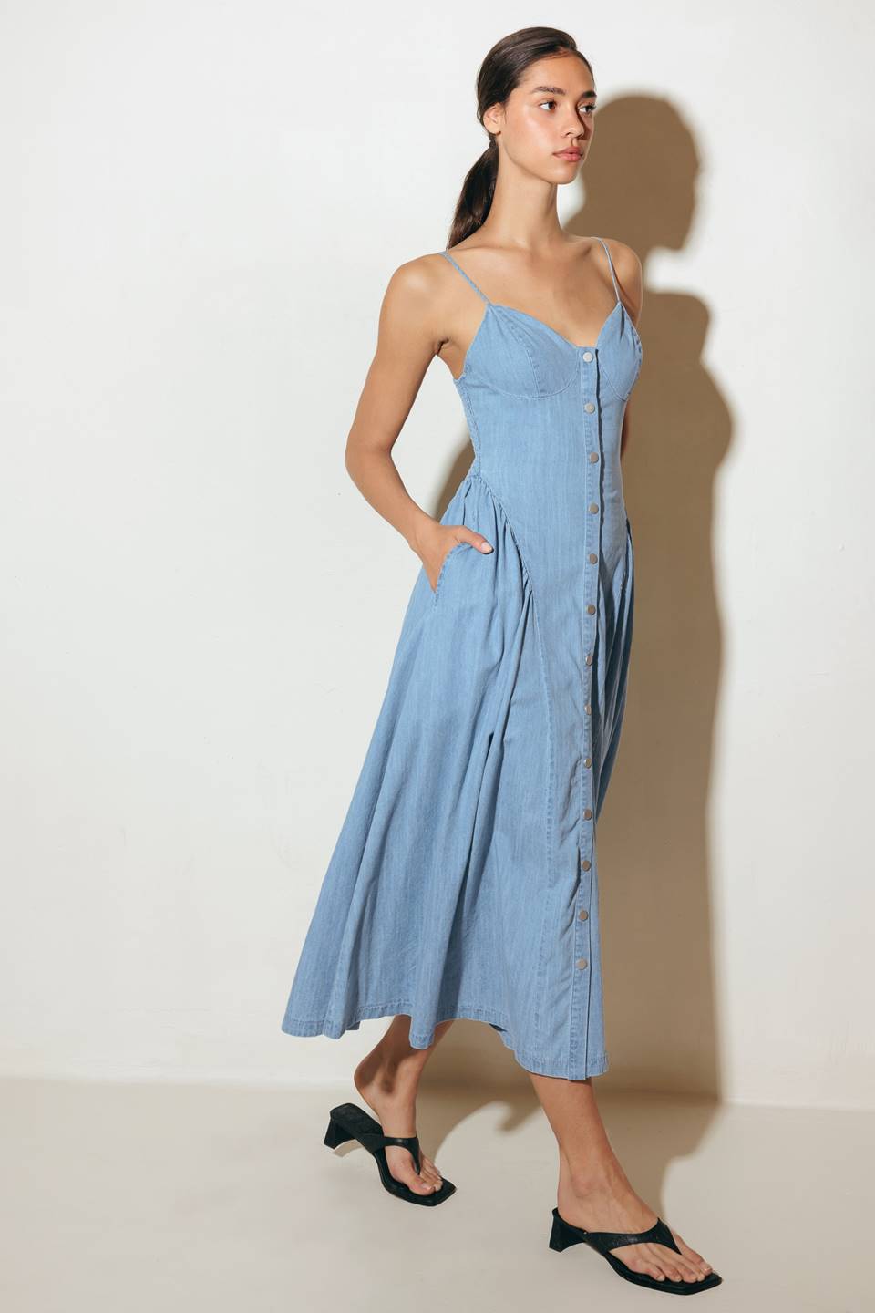 BLUEBELL BREEZE LIGHTWEIGHT DENIM MIDI DRESS Flying Tomato