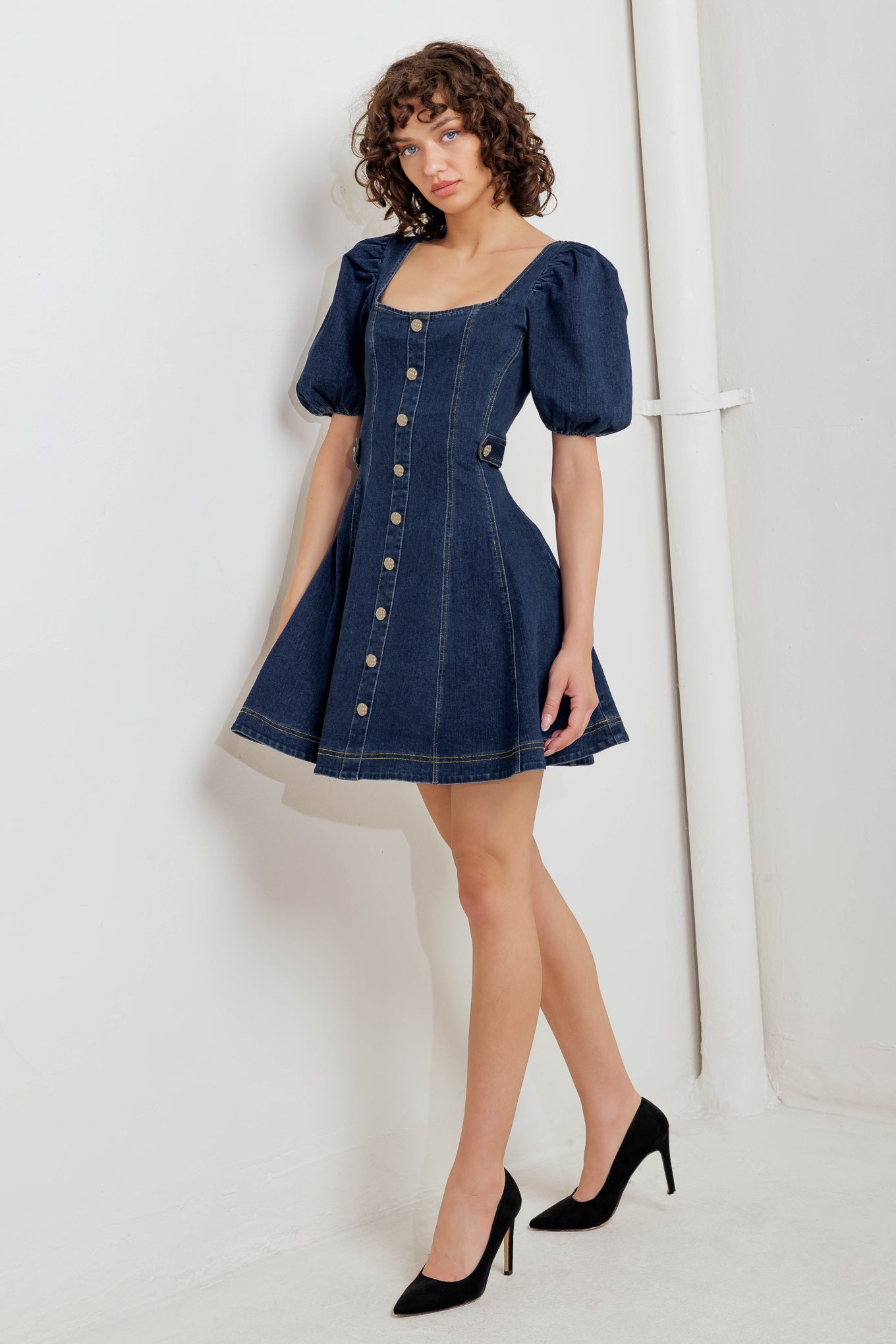 PUFF & PLAY DENIM MINI DRESS Flying Tomato
