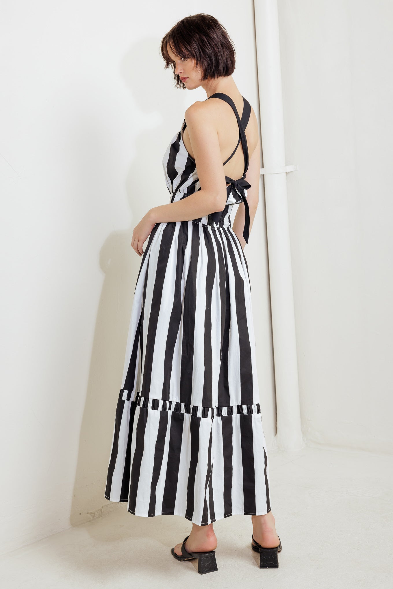 LUXE LINEAR STRIPED WOVEN MIDI DRESS Flying Tomato