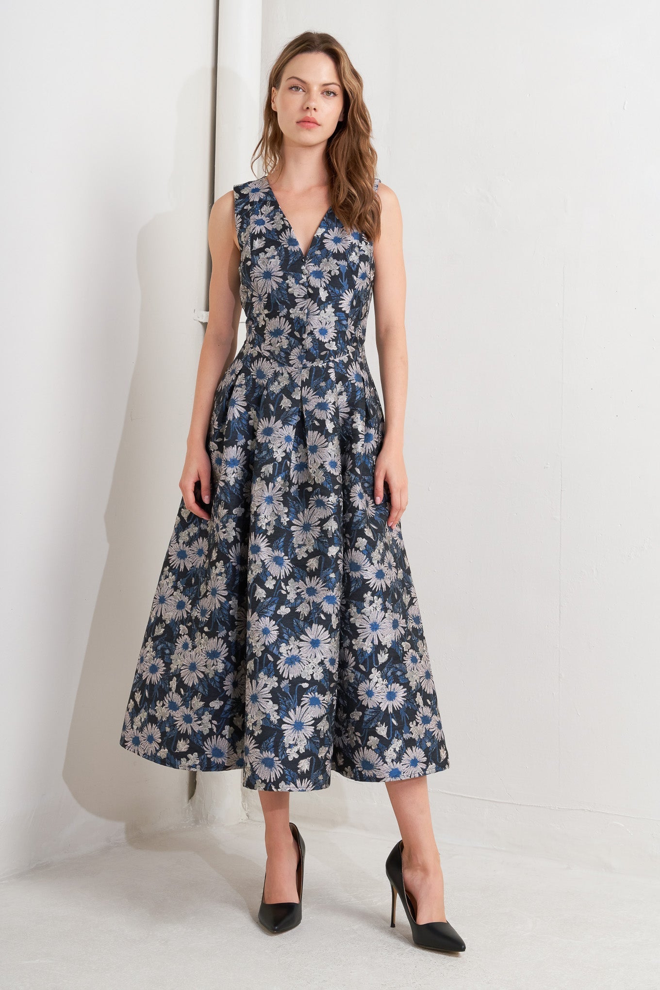 LUX BLOOMING WOVEN JACQUARD MIDI DRESS Flying Tomato