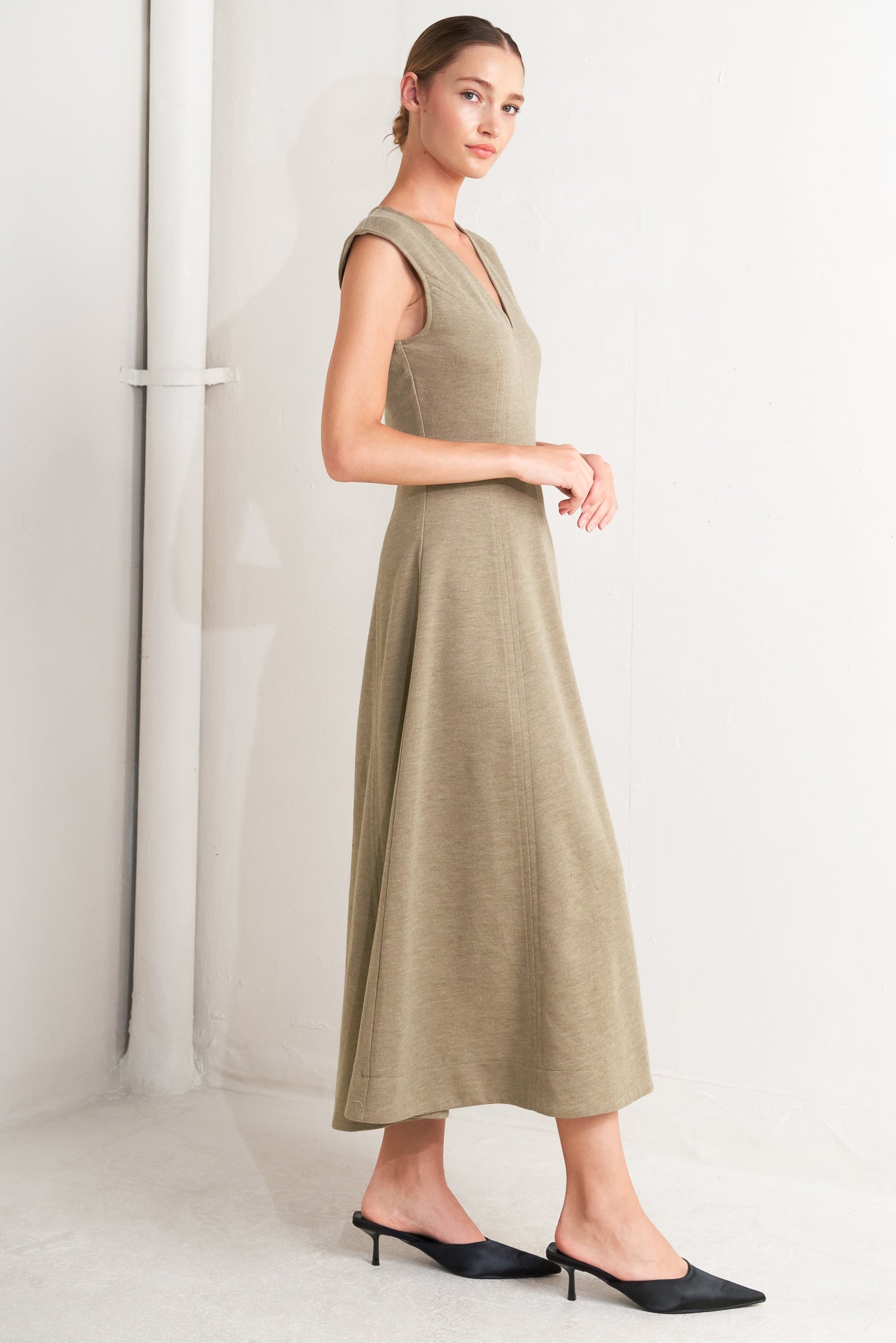 SOPHISTICATED SIMPLICITY WOVEN KNIT MIDI DRESS Flying Tomato