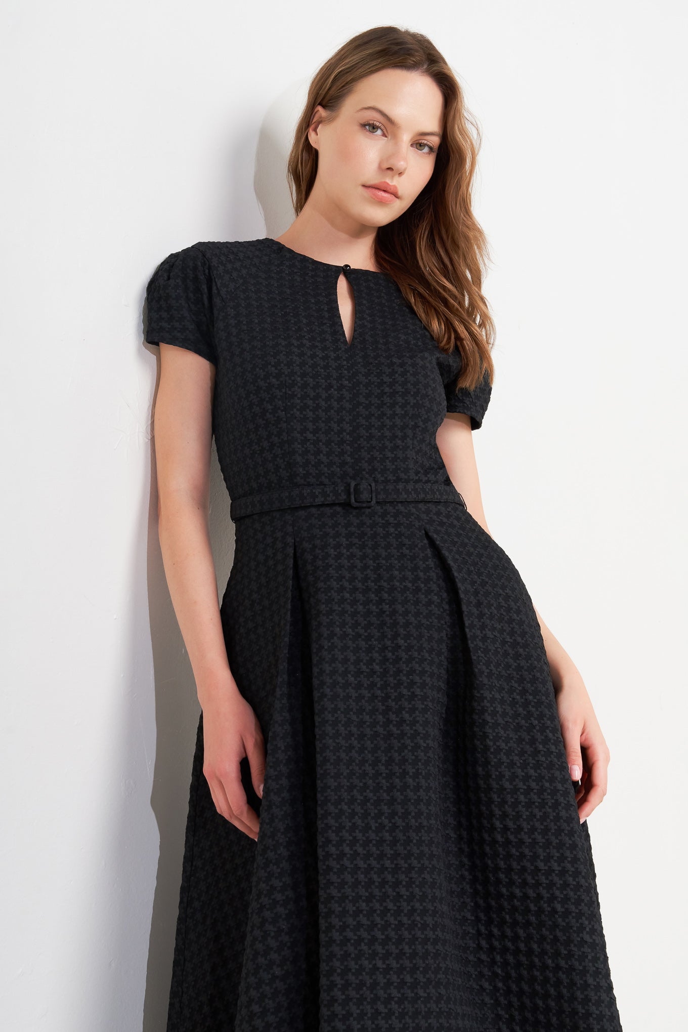 MOOD STUDY WOVEN MIDI DRESS Flying Tomato