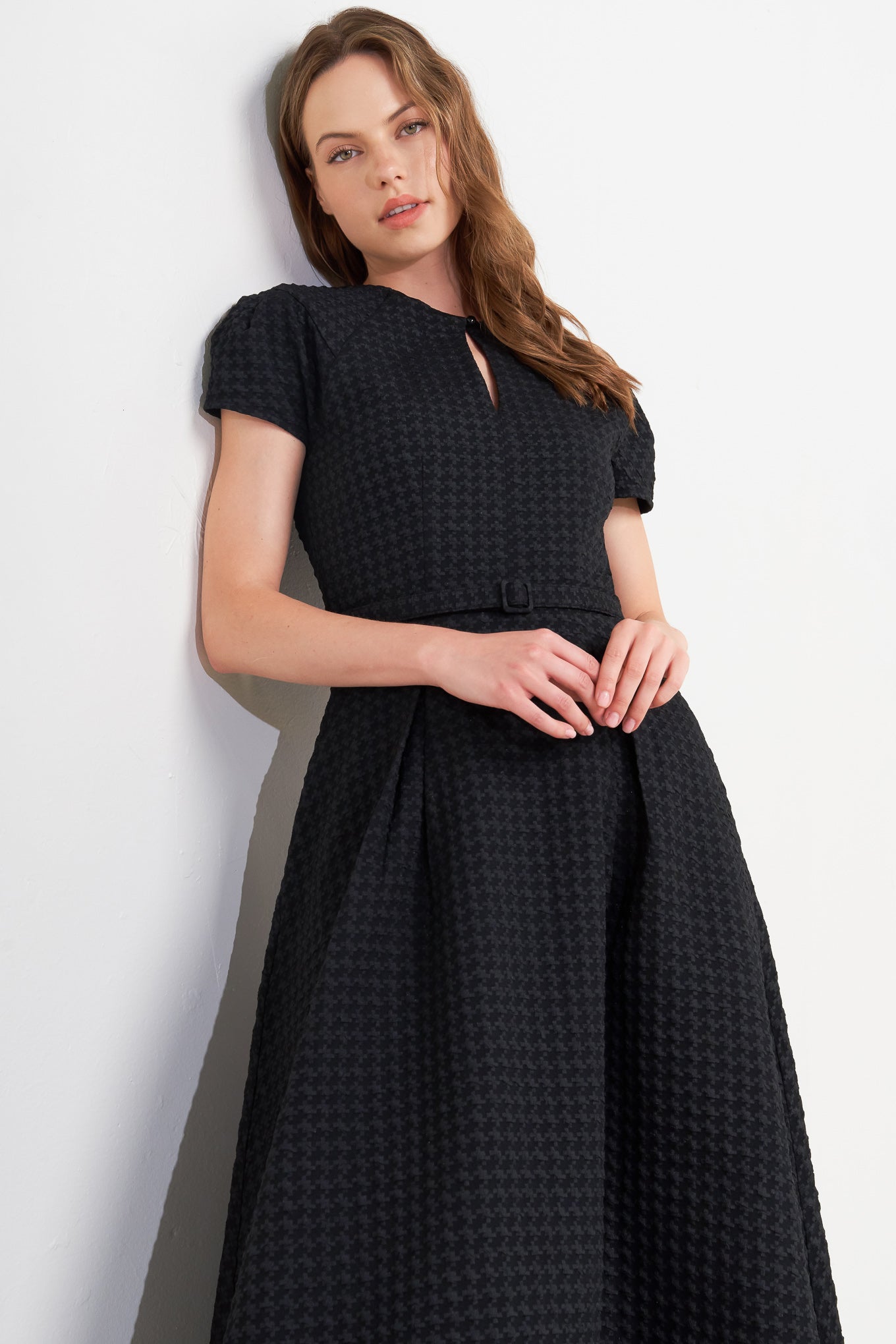 MOOD STUDY WOVEN MIDI DRESS Flying Tomato