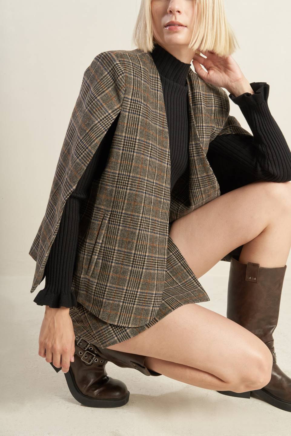 ETERNAL DEVOTION  WOOLEN CAPELET Flying Tomato