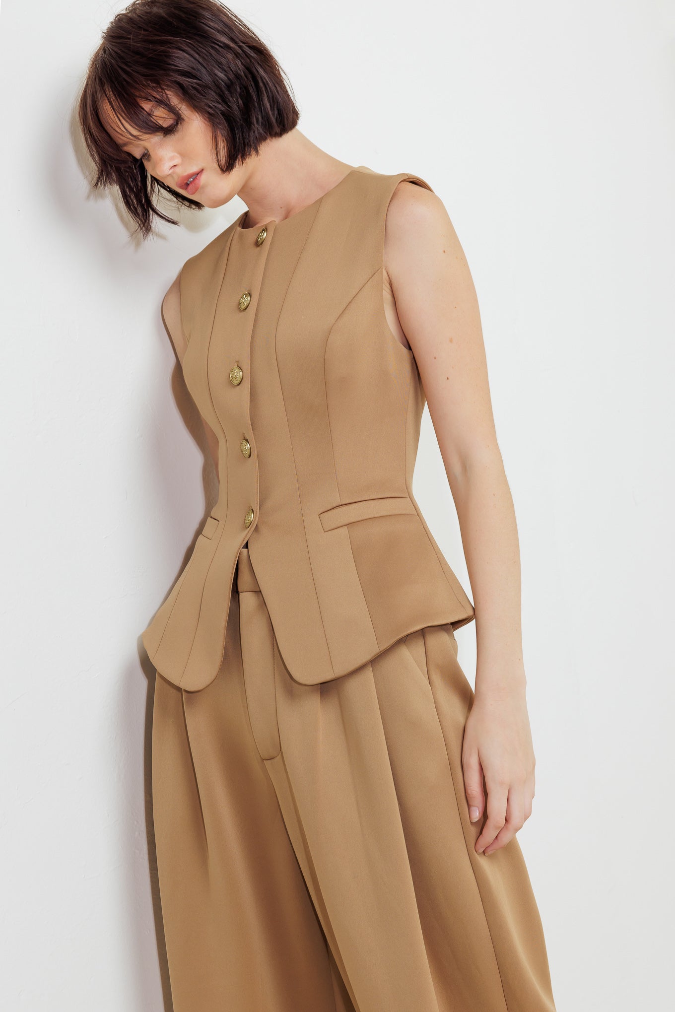 ROMANTIC PETAL WOVEN VEST Flying Tomato