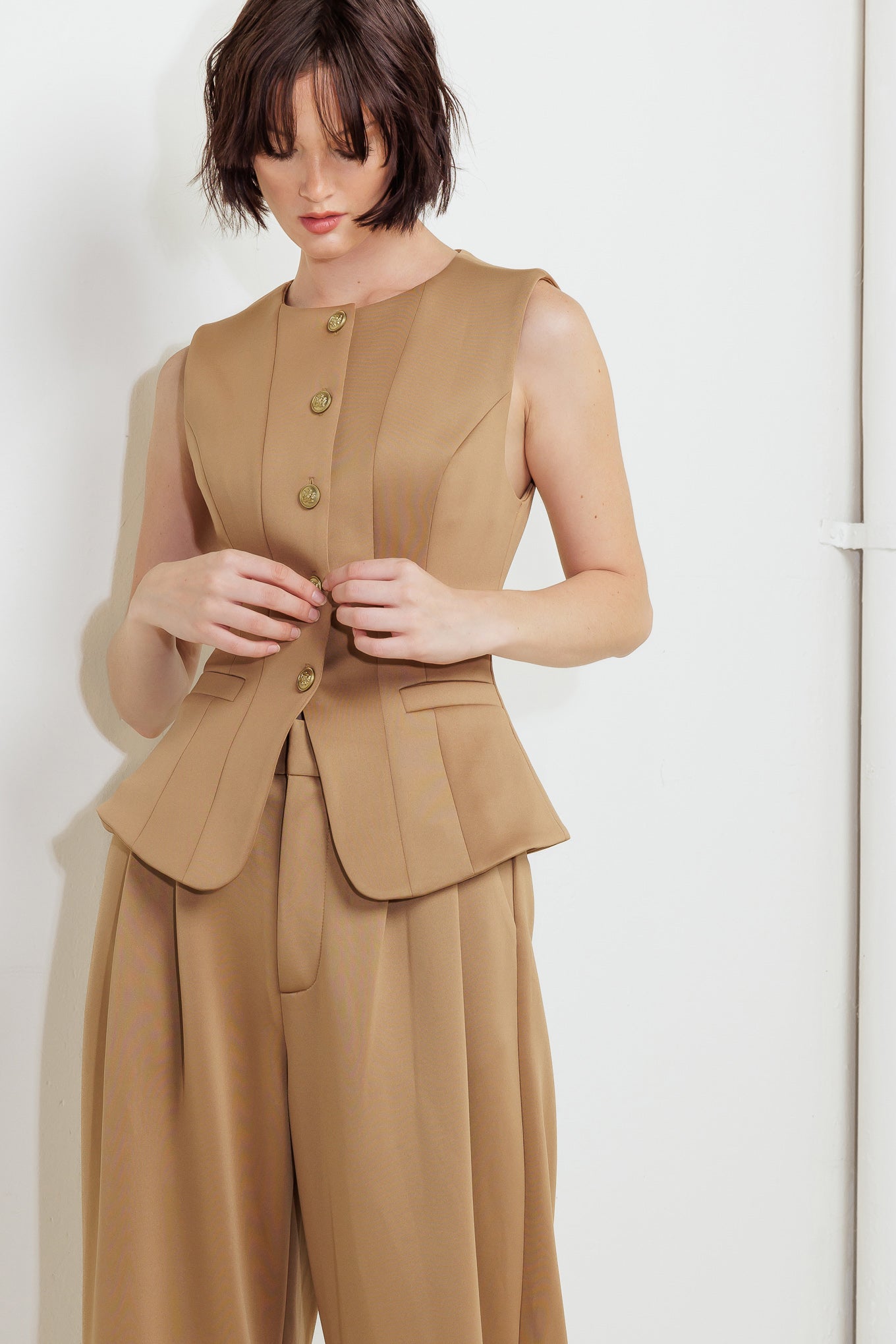 ROMANTIC PETAL WOVEN VEST Flying Tomato