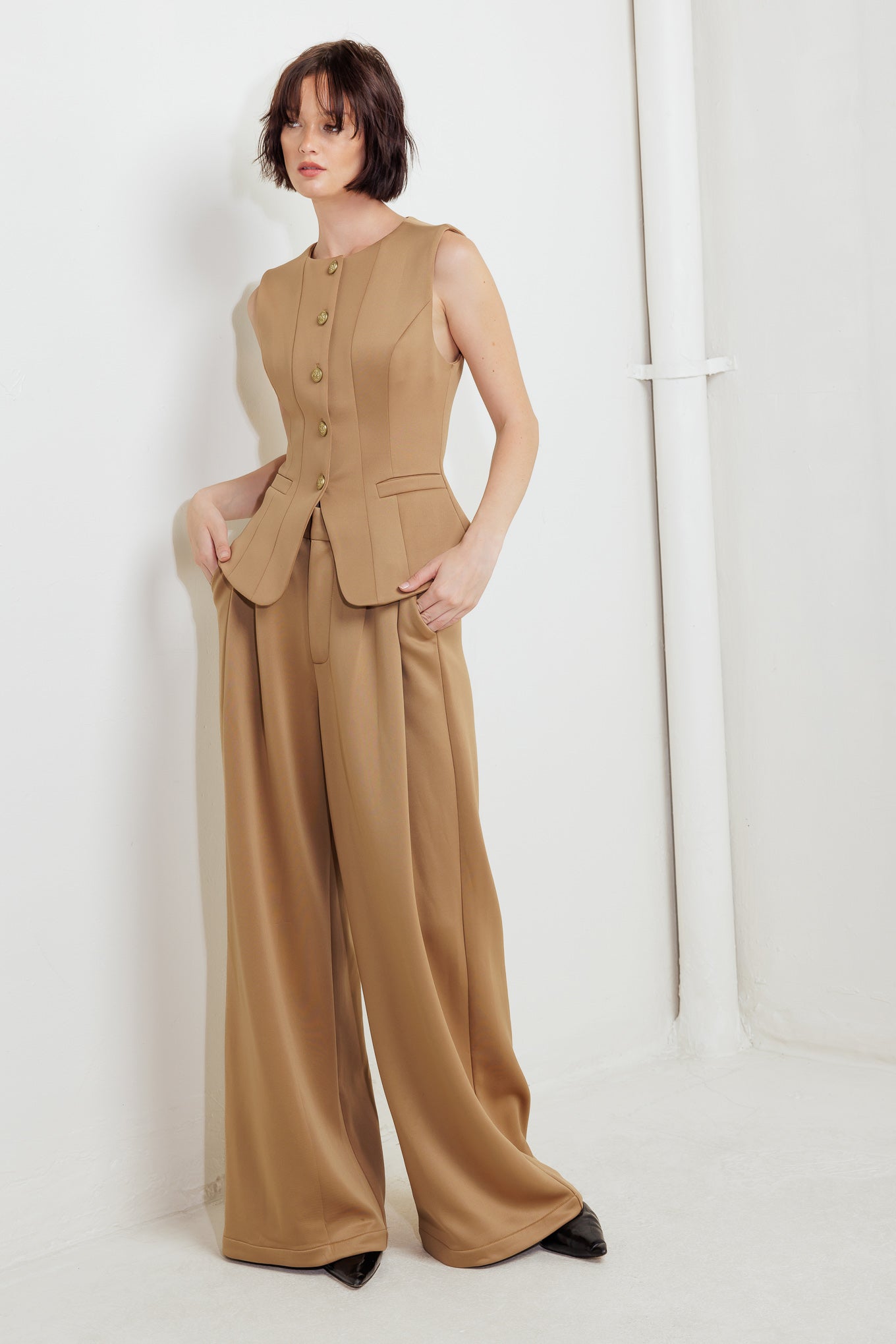 ROMANTIC PETAL WOVEN VEST Flying Tomato