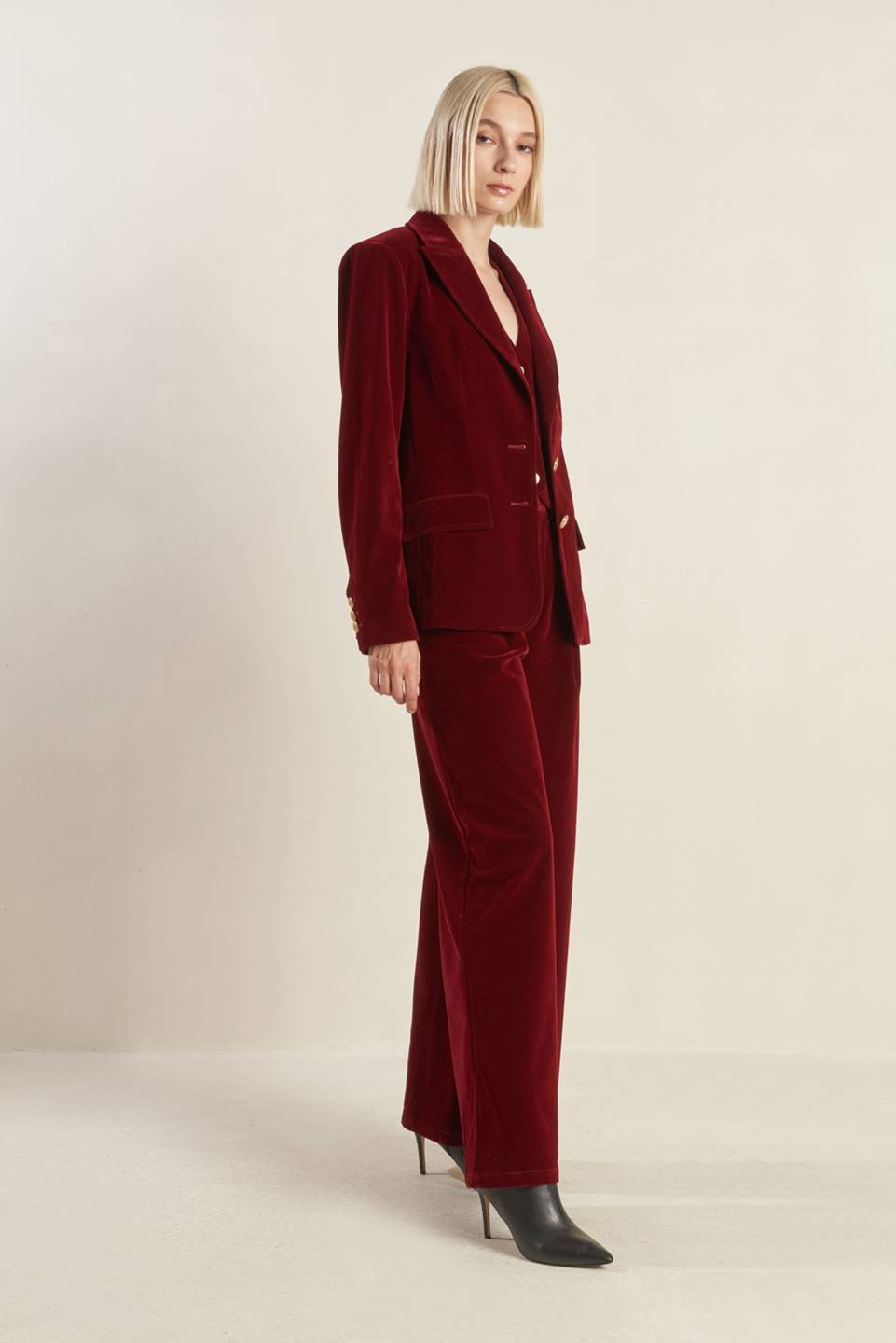 COY CHARM VELVET BLAZER Flying Tomato