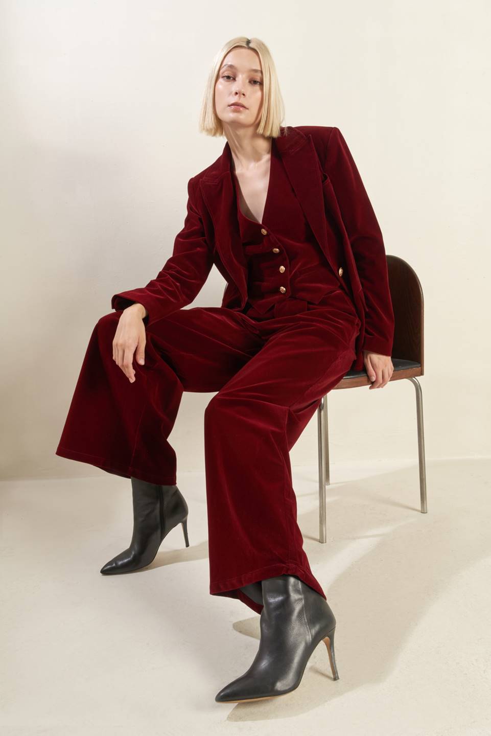 COY CHARM VELVET VEST Flying Tomato