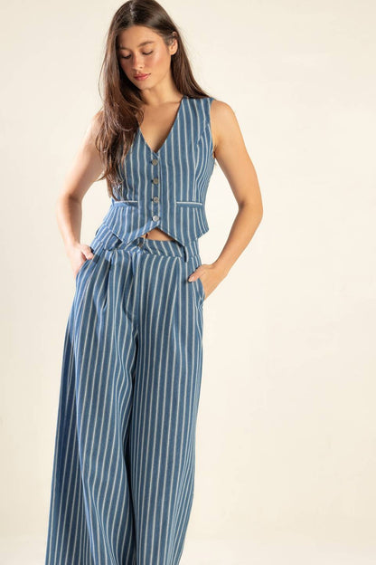 STRIPED WOVEN SLEEVELESS VEST