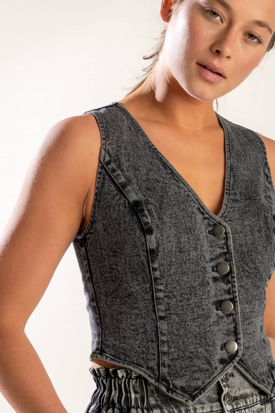 EXPLORING THE CITY DENIM VEST Flying Tomato