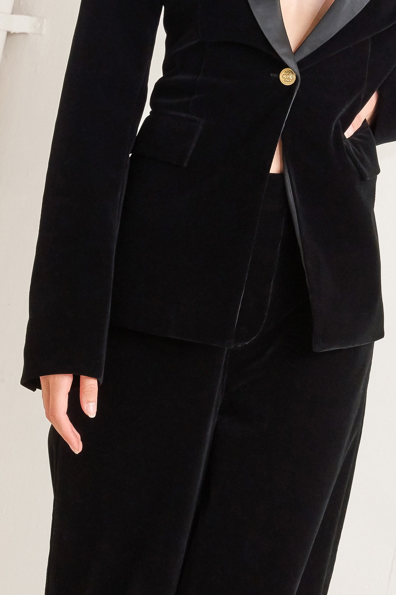MIDNIGHT TUX WOVEN VELVET BLAZER Flying Tomato