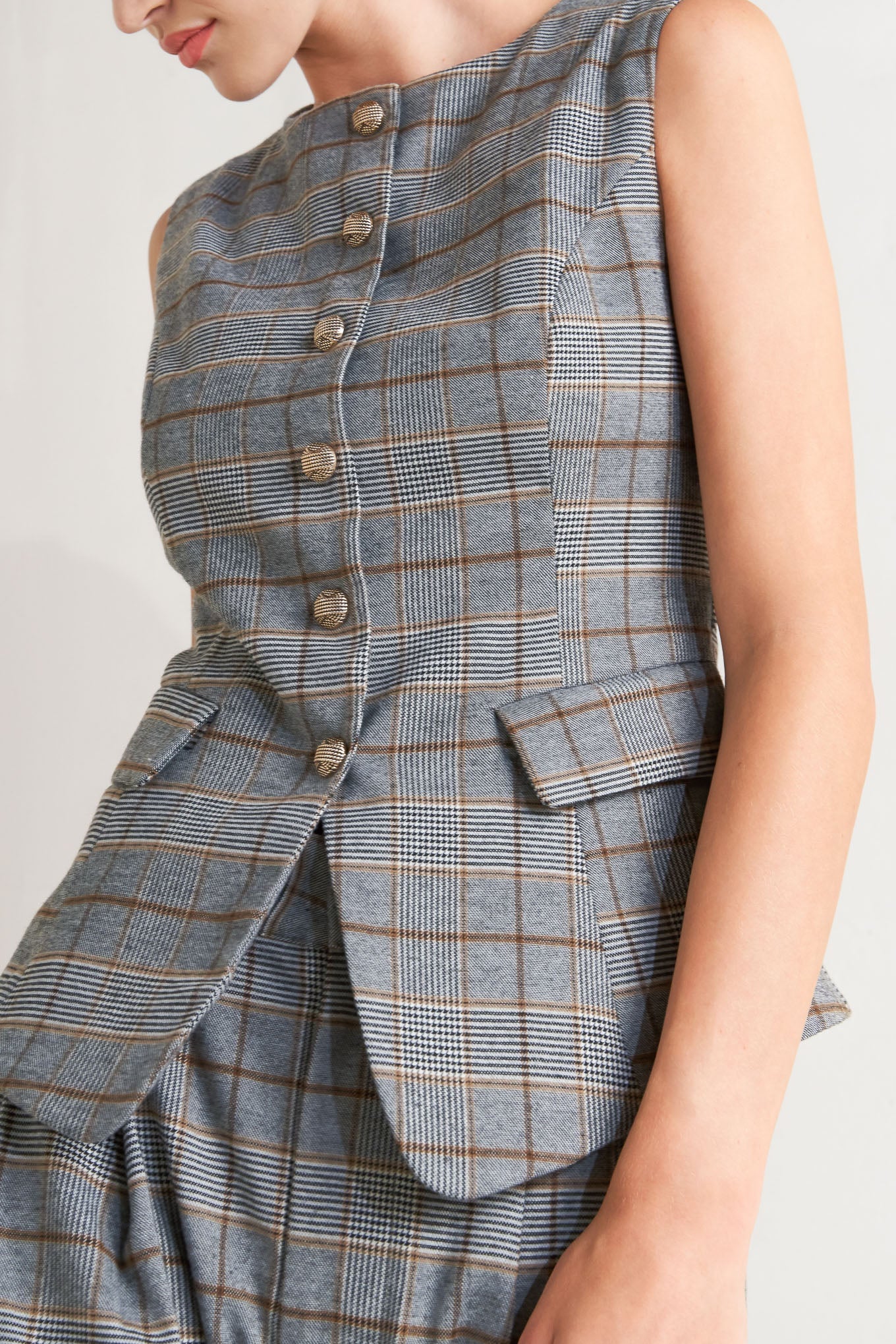 New Age Plaid Woven Vest Front Button Down Sleeveless