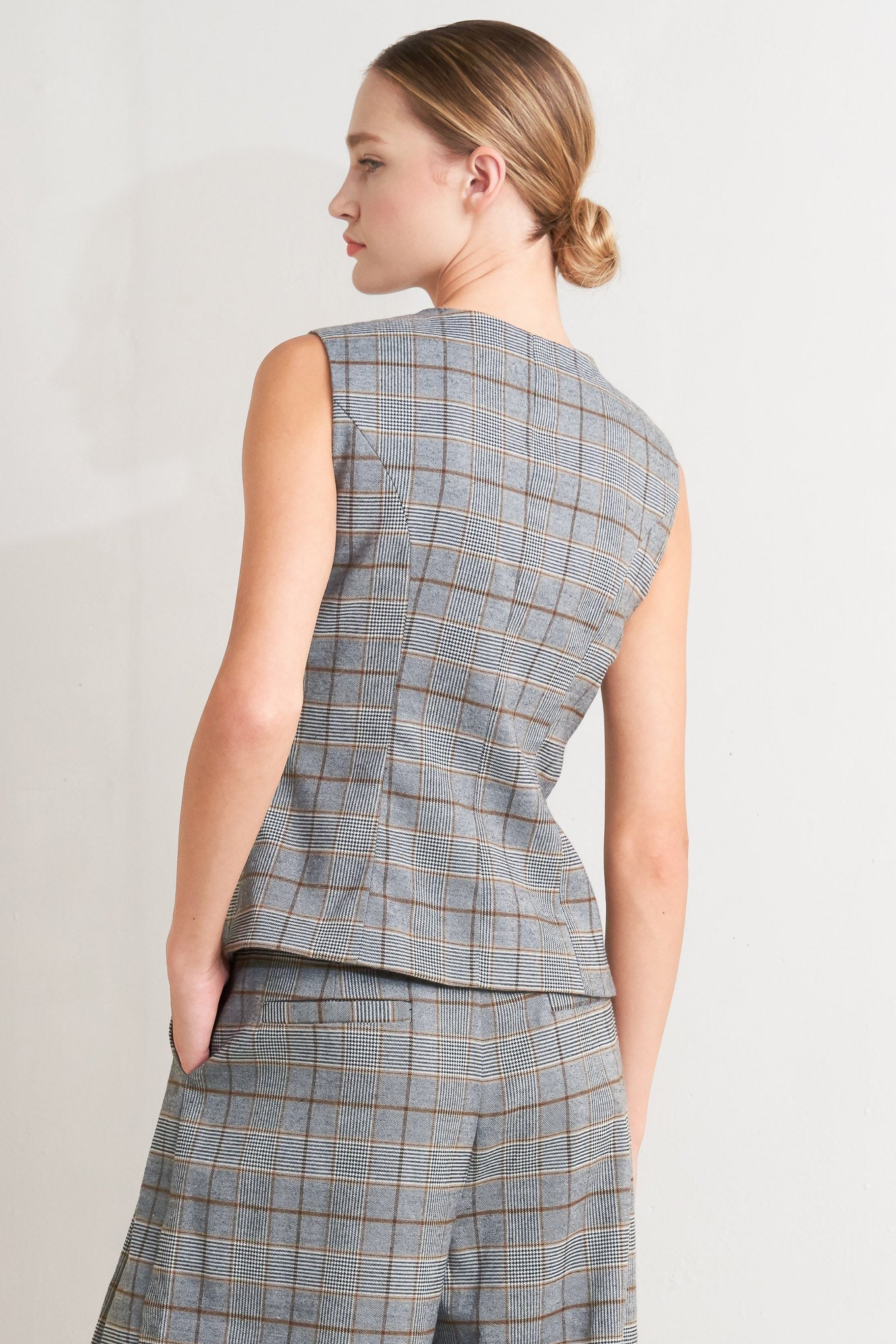 New Age Plaid Woven Vest Front Button Down Sleeveless