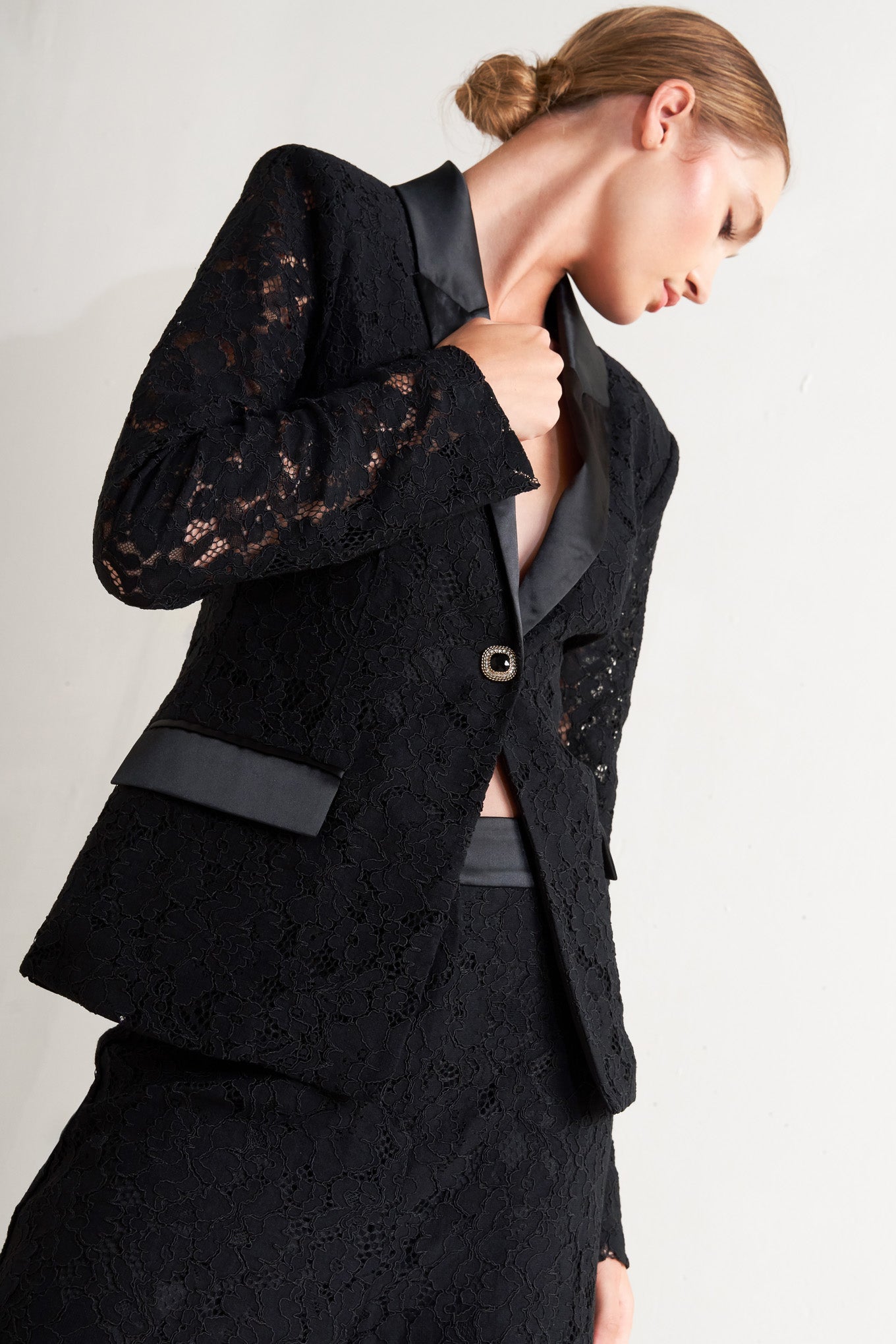 SHADOW GLAM WOVEN LACE BLAZER Flying Tomato