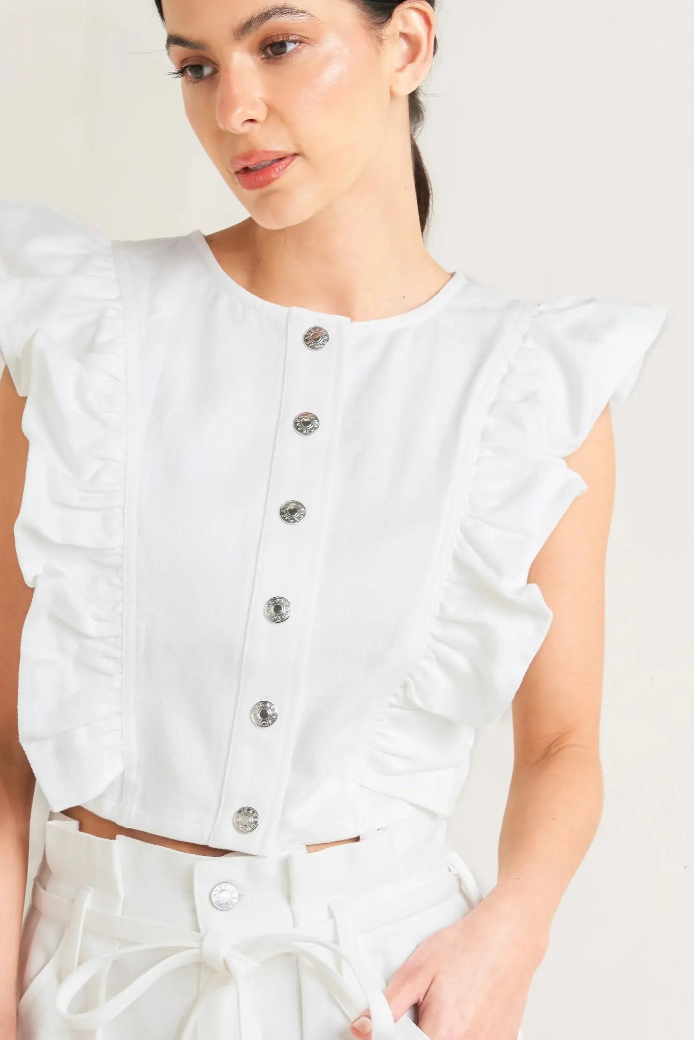 Sugar Air Twill Top With Round Neckline And Ruffle Detail Flying Tomato