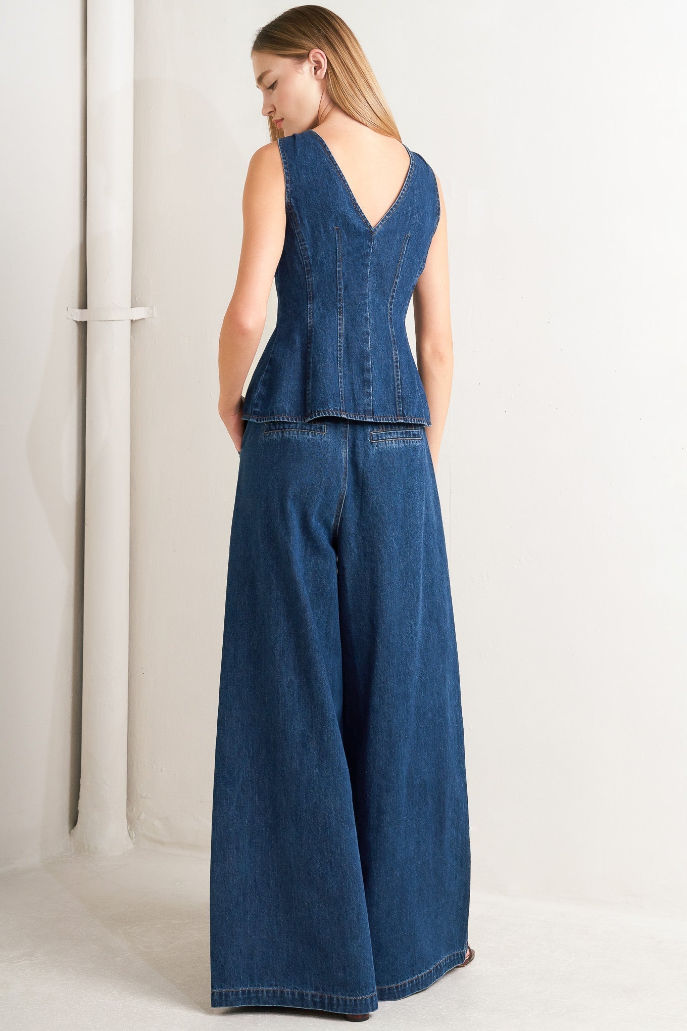 SHARP FEMININITY DENIM VEST Flying Tomato