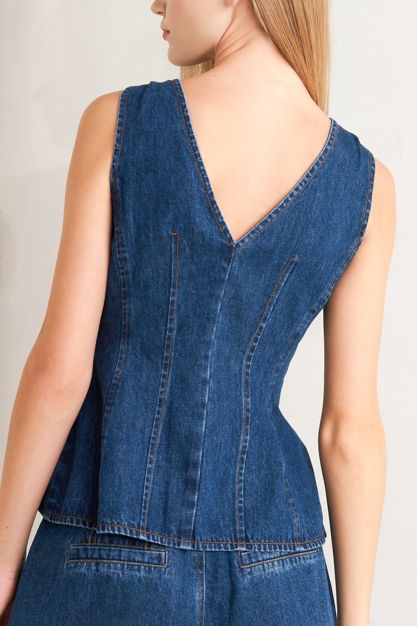 SHARP FEMININITY DENIM VEST Flying Tomato