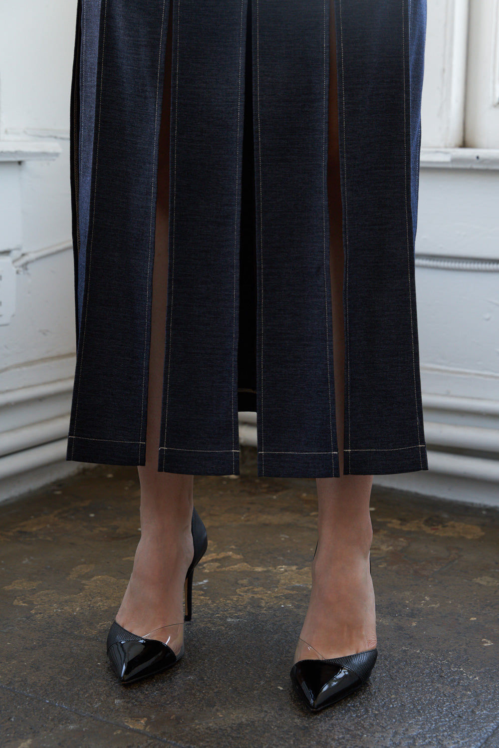 DRAMATIC POISE WOVEN MIDI SKIRT