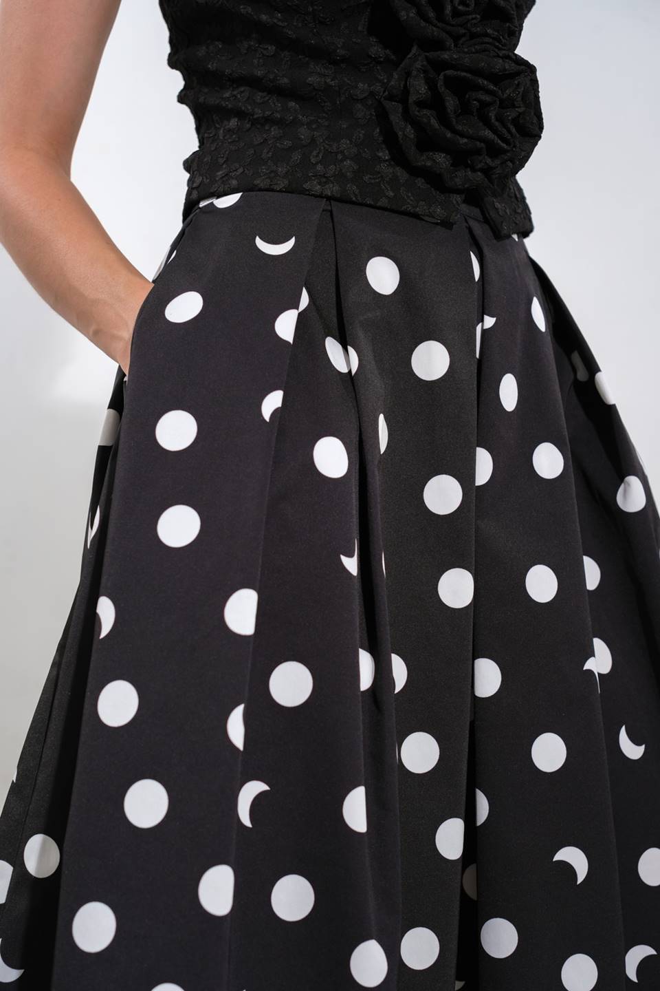 LIFT'S GIFTS WOVEN SKIRT Flying Tomato