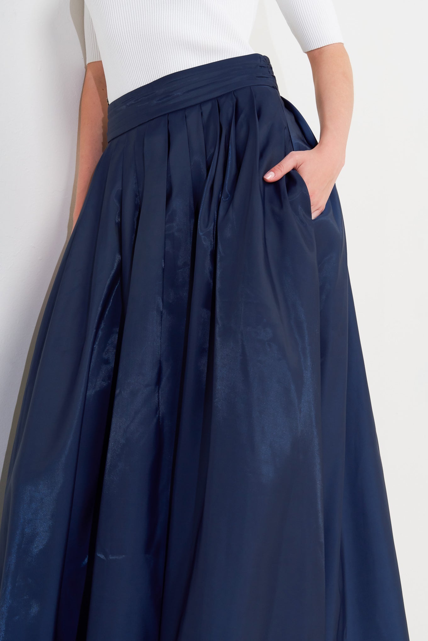 LUXE FLARE WOVEN PLEATED MINI SKIRT