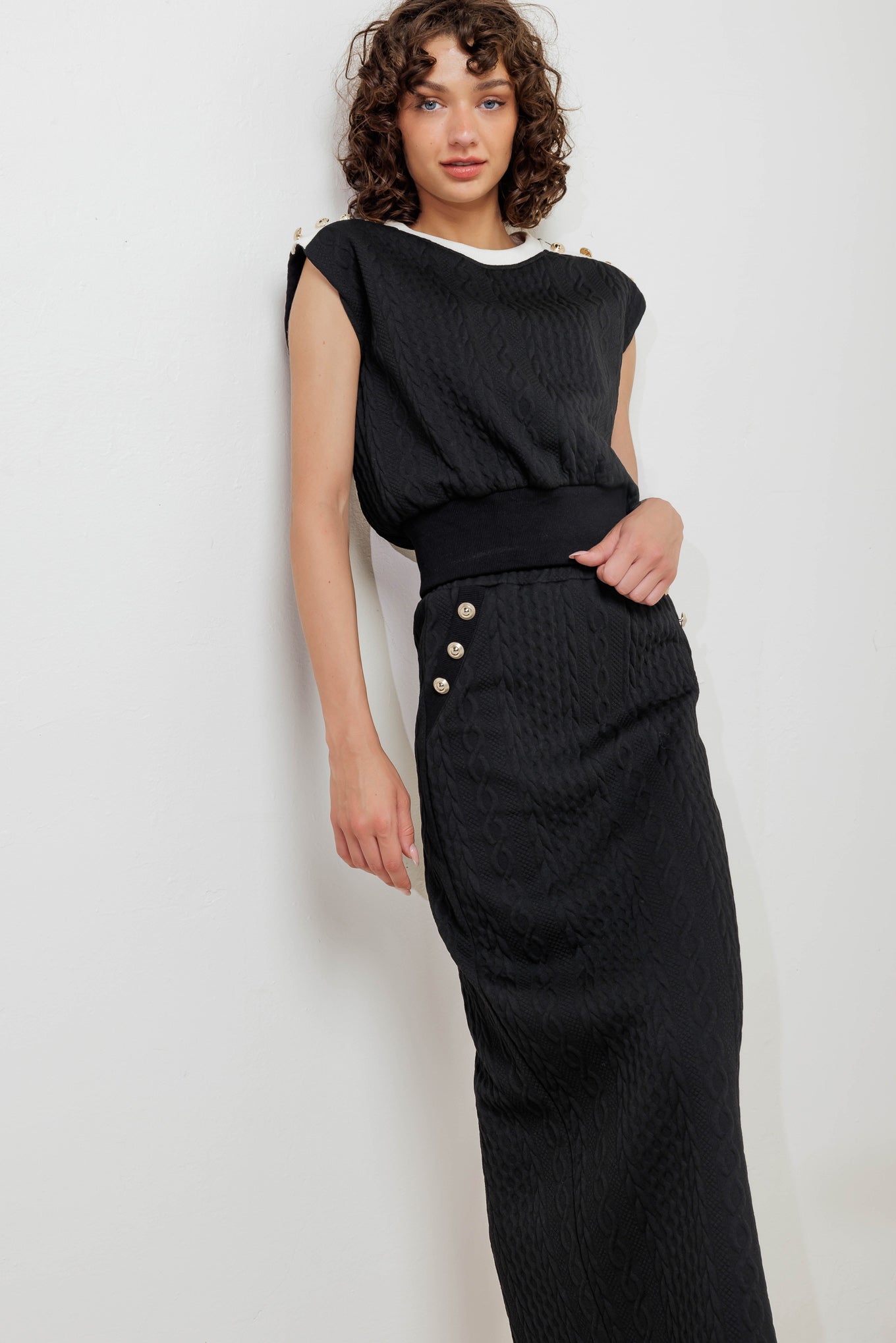 URBAN LUXE COMMAND KNIT MIDI SKIRT Flying Tomato