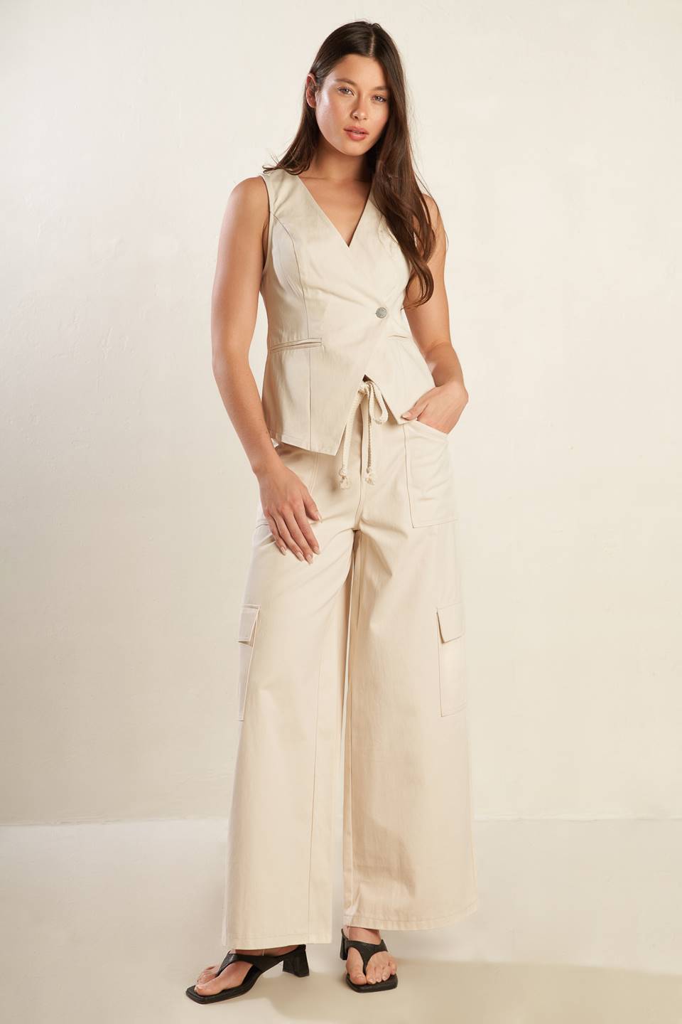 Colette Dream Woven Pants With Cargo Pockets And Belt