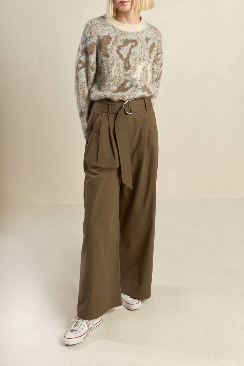 ELEGANCE UNVEILED WOVEN PANTS