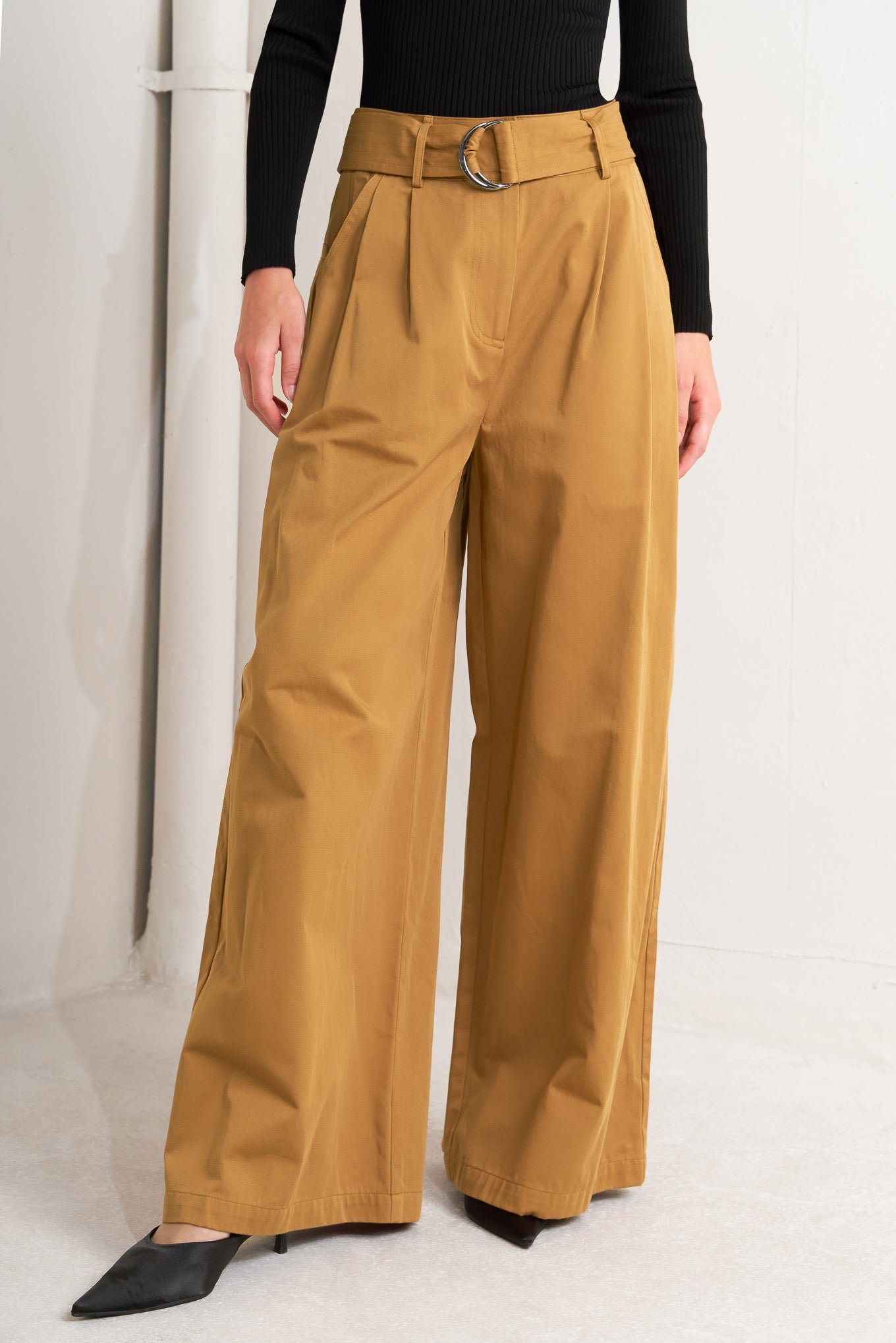 ELEGANCE UNVEILED WOVEN PANTS Flying Tomato