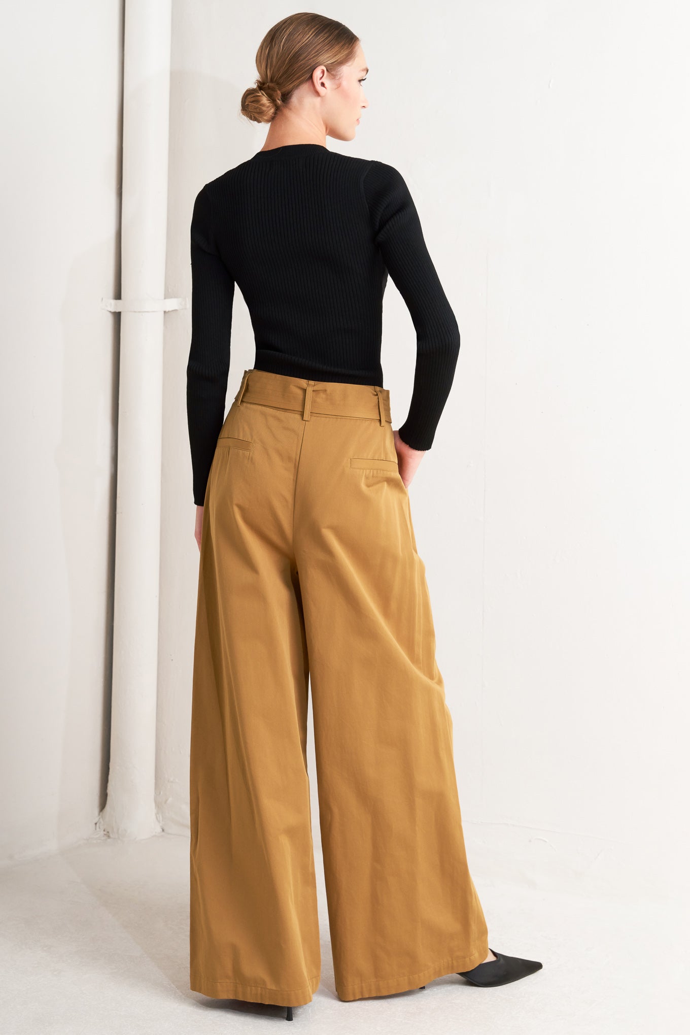 ELEGANCE UNVEILED WOVEN PANTS Flying Tomato