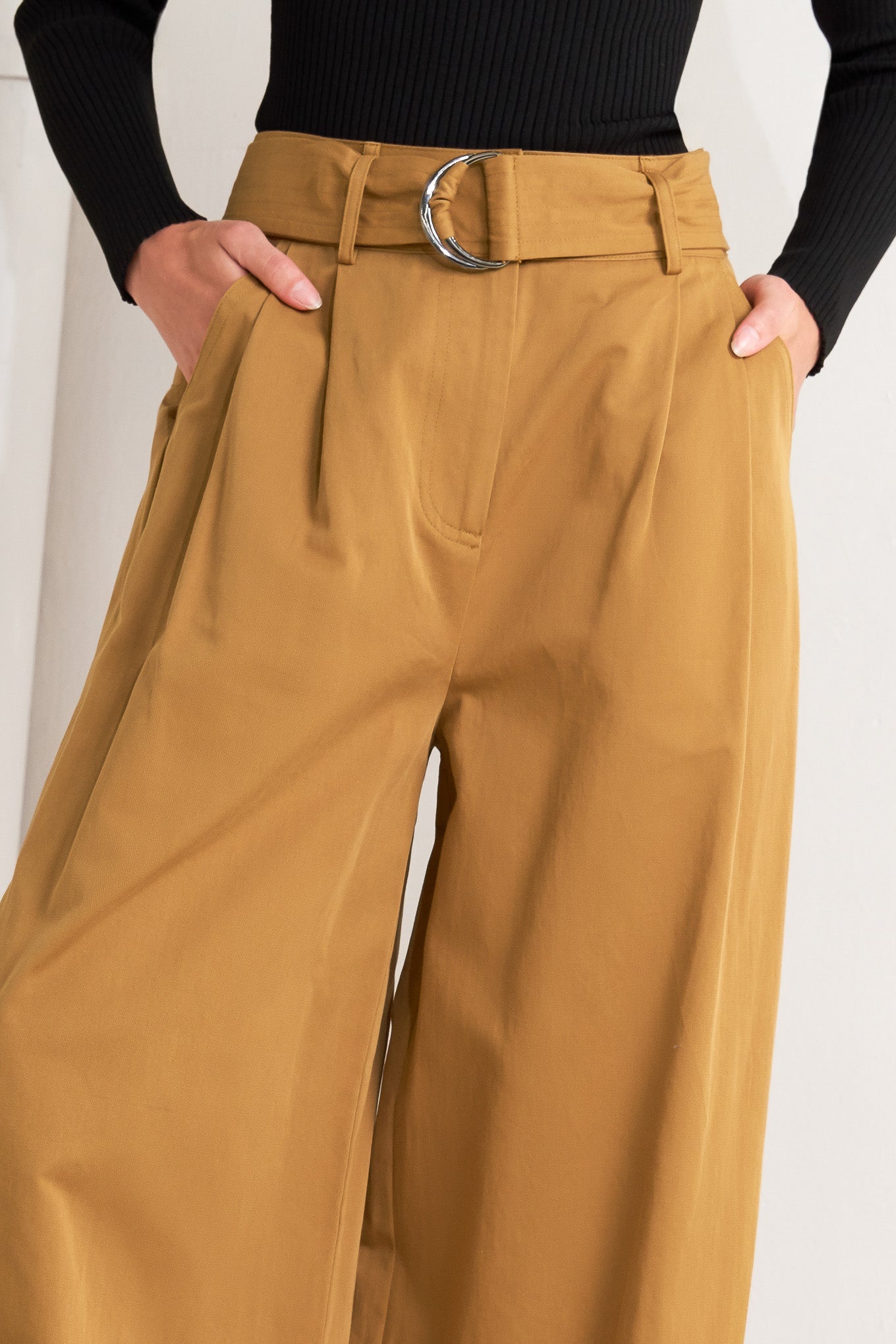 ELEGANCE UNVEILED WOVEN PANTS Flying Tomato