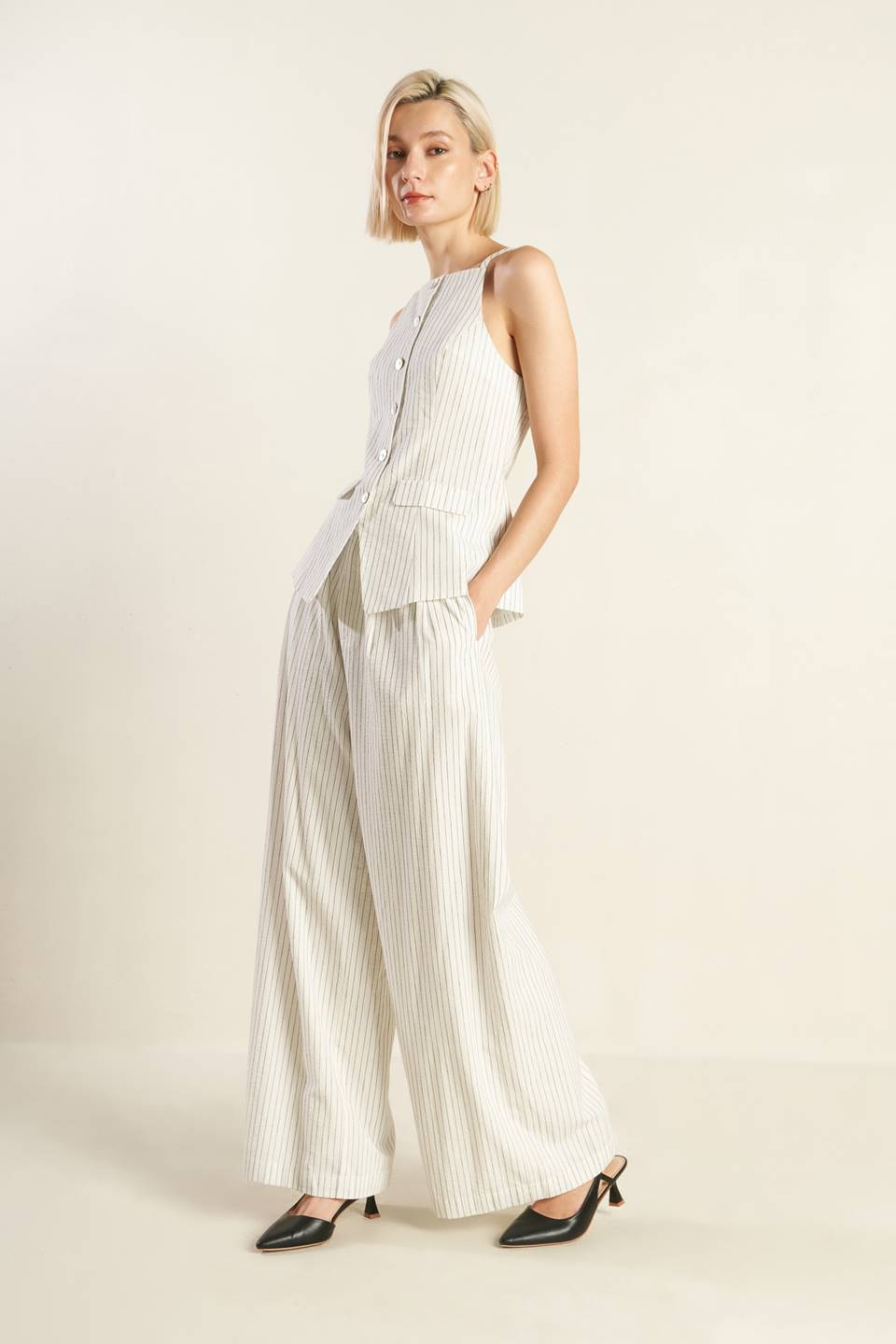 LEAD THE WAY WOVEN SEESUCKER PANTS Flying Tomato