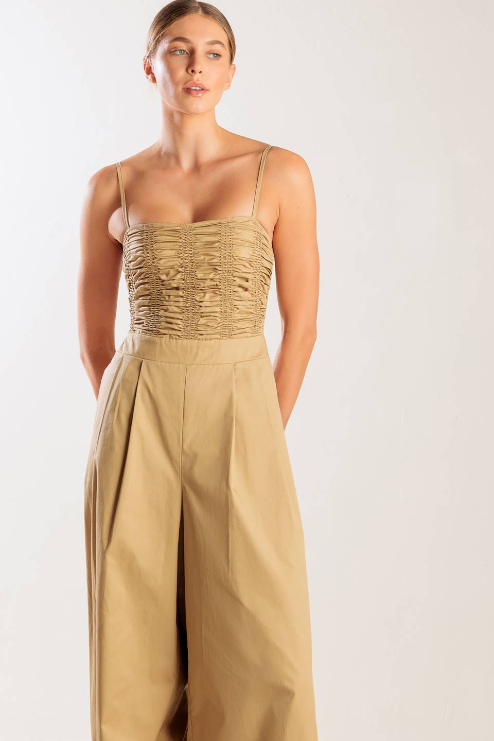 EASY TO LOVE WOVEN JUMPSUIT Flying Tomato