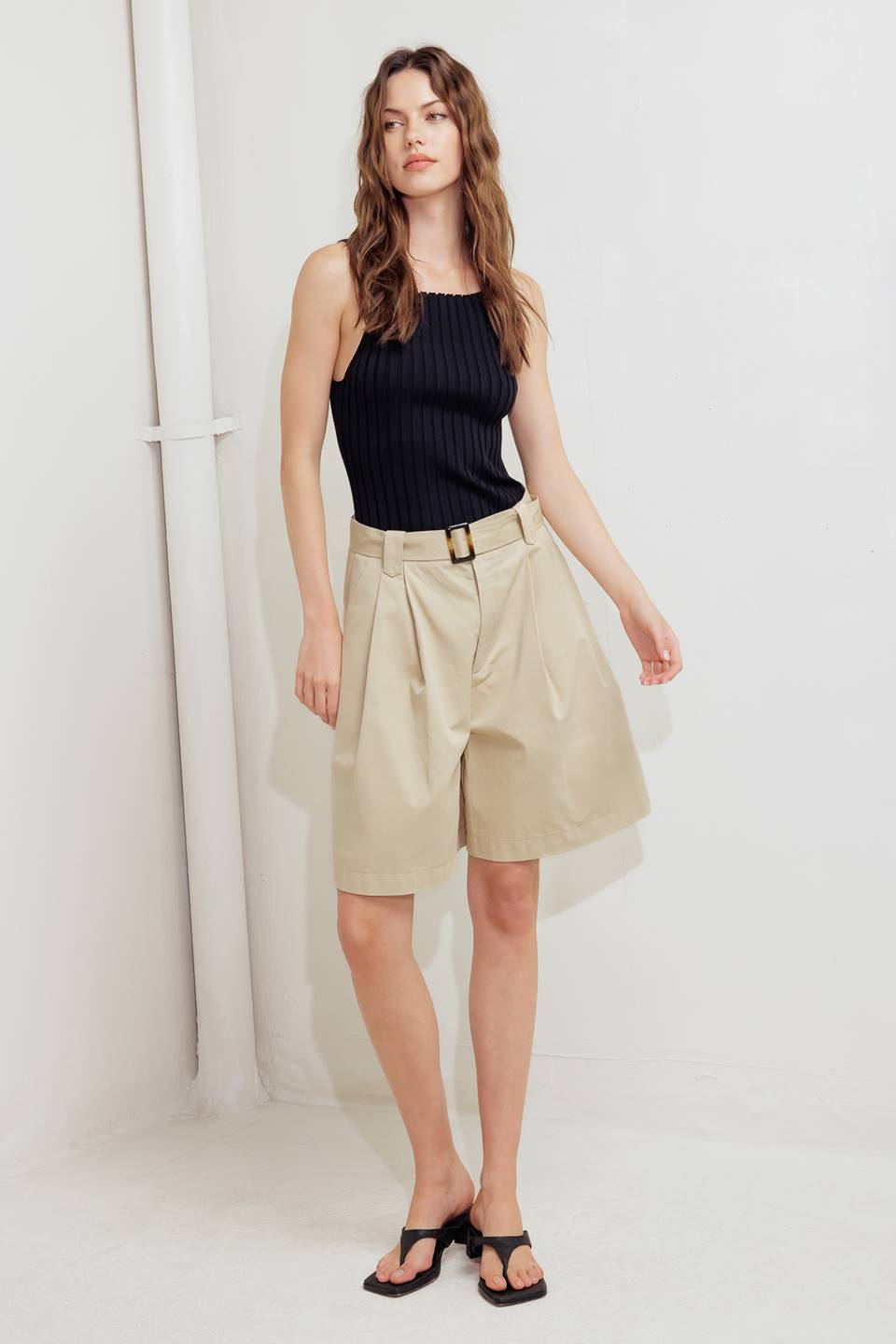 MODERN VOYAGER WOVEN BERMUDA SHORT Flying Tomato