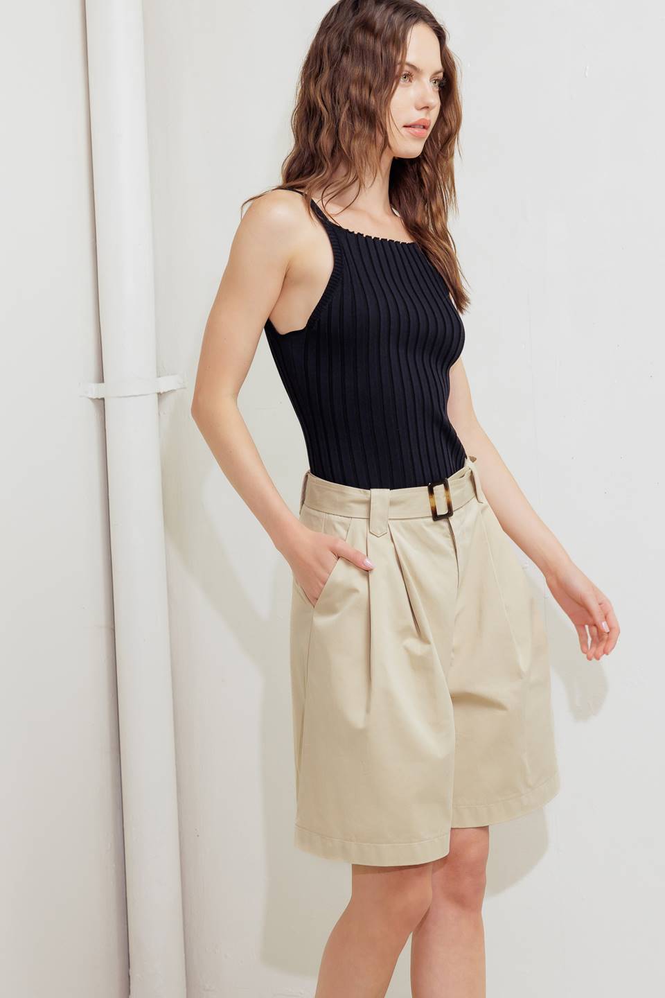 MODERN VOYAGER WOVEN BERMUDA SHORT Flying Tomato