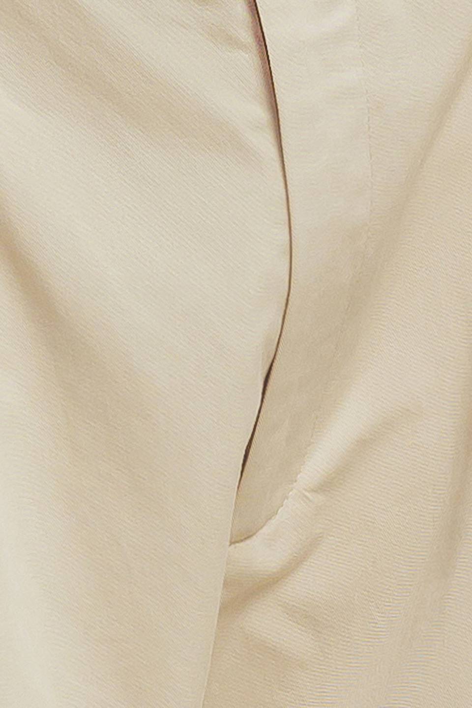 MODERN VOYAGER WOVEN BERMUDA SHORT Flying Tomato