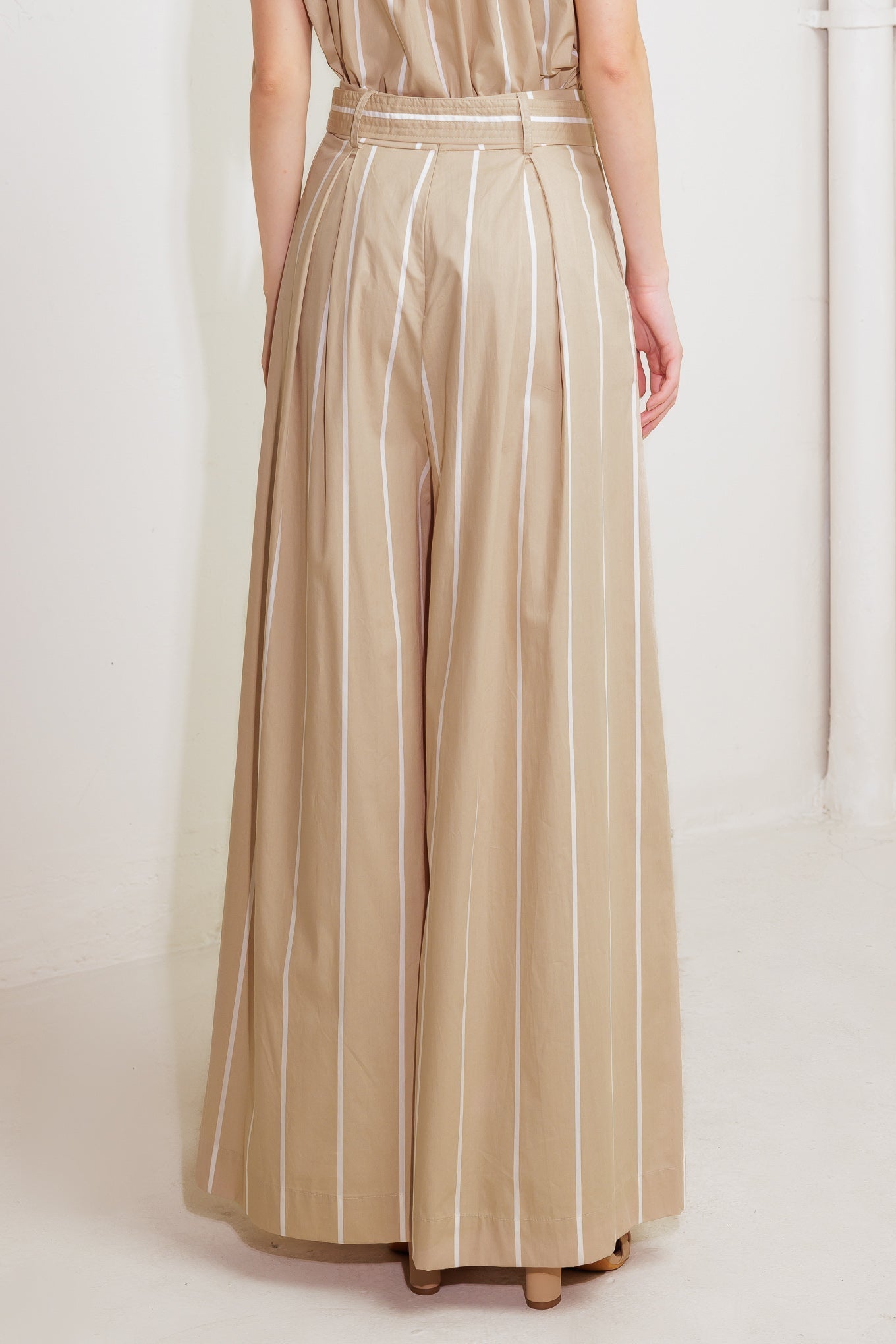 WHEN DAISIES DANCE WOVEN PANTS Flying Tomato