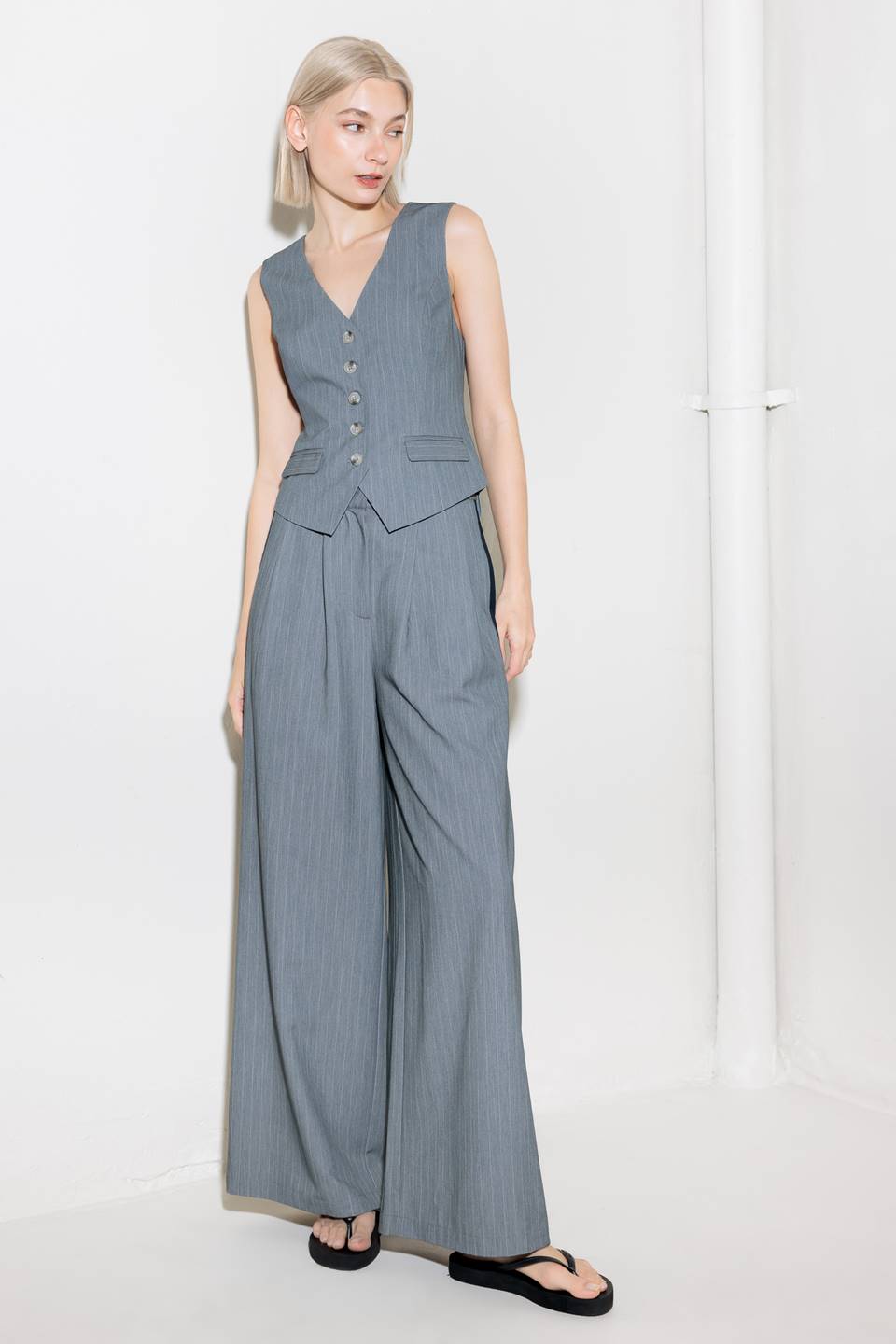 SMILE BRIGHT IN GREY WOVEN PANTS Flying Tomato