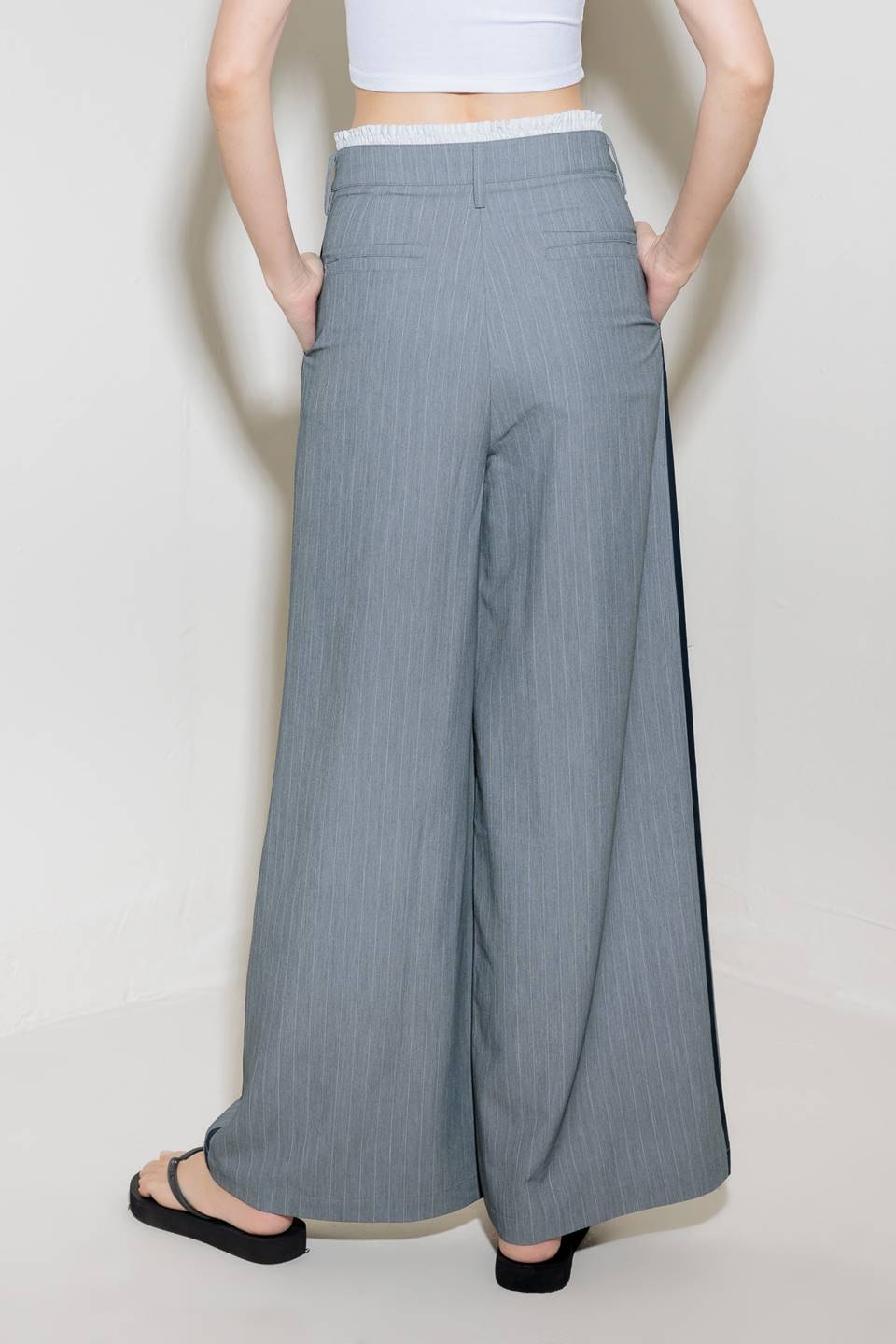 SMILE BRIGHT IN GREY WOVEN PANTS Flying Tomato